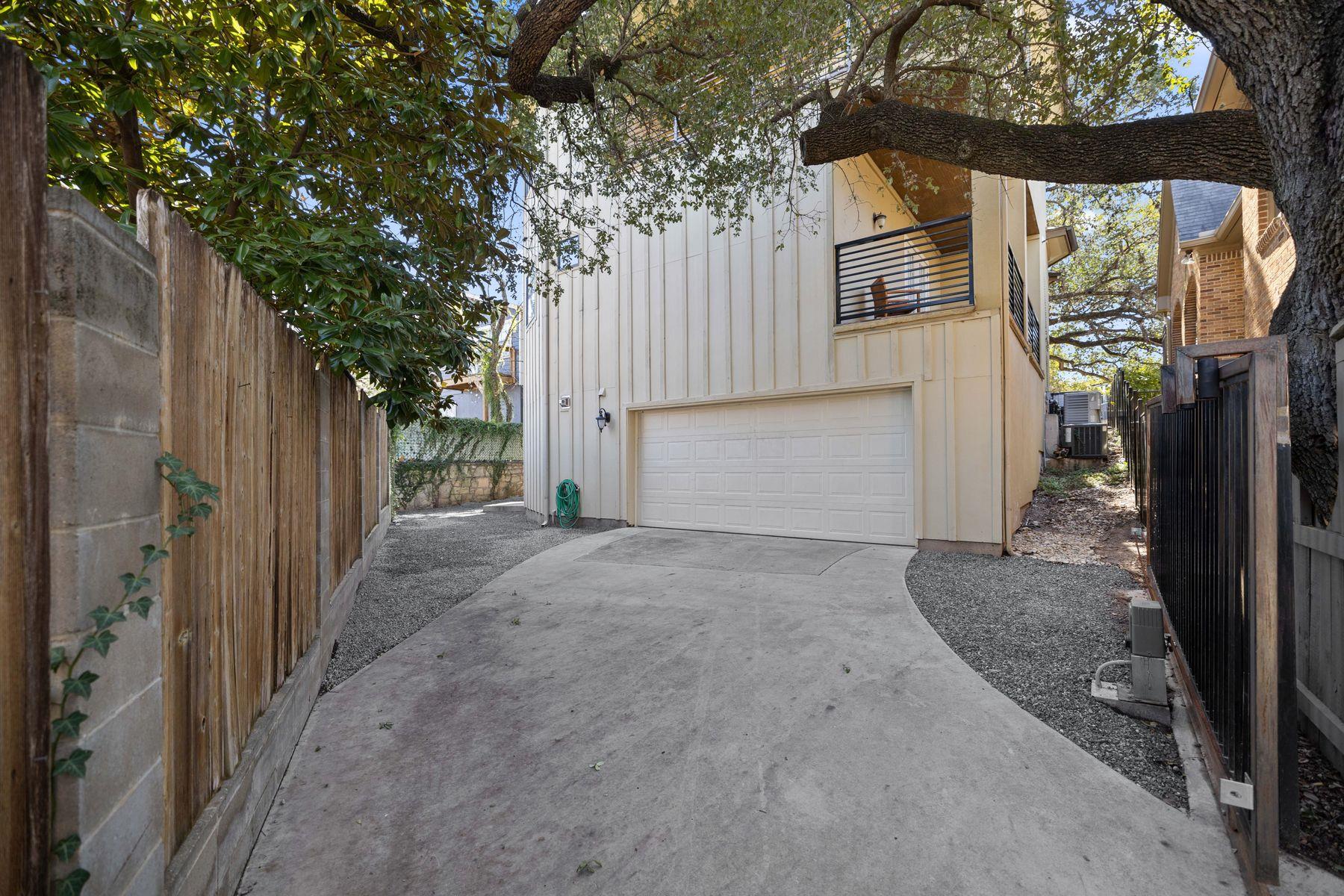 1018 Harwood Pl Property Photo 37