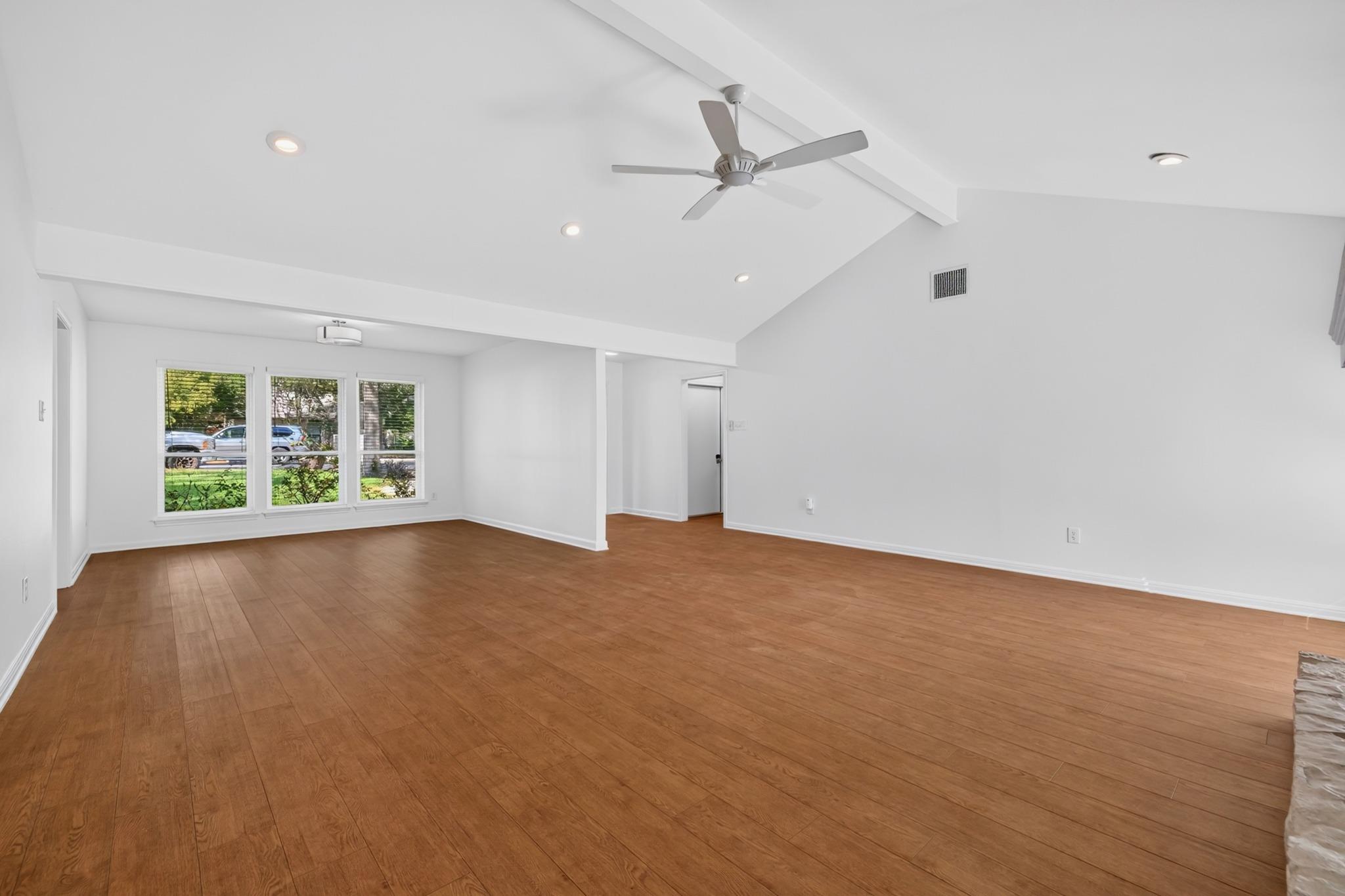 1317 Wilson Heights Dr Property Photo 4
