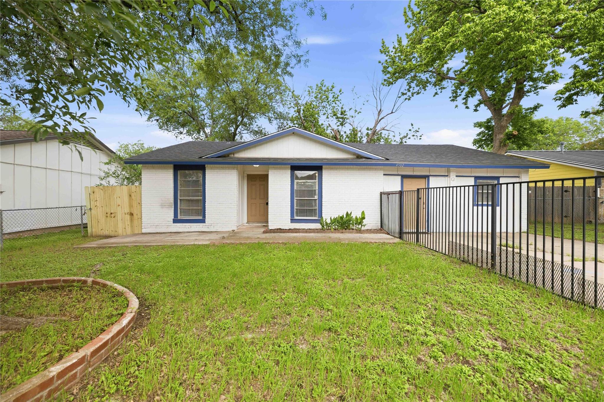 4502 Turnstone Dr Property Photo 1
