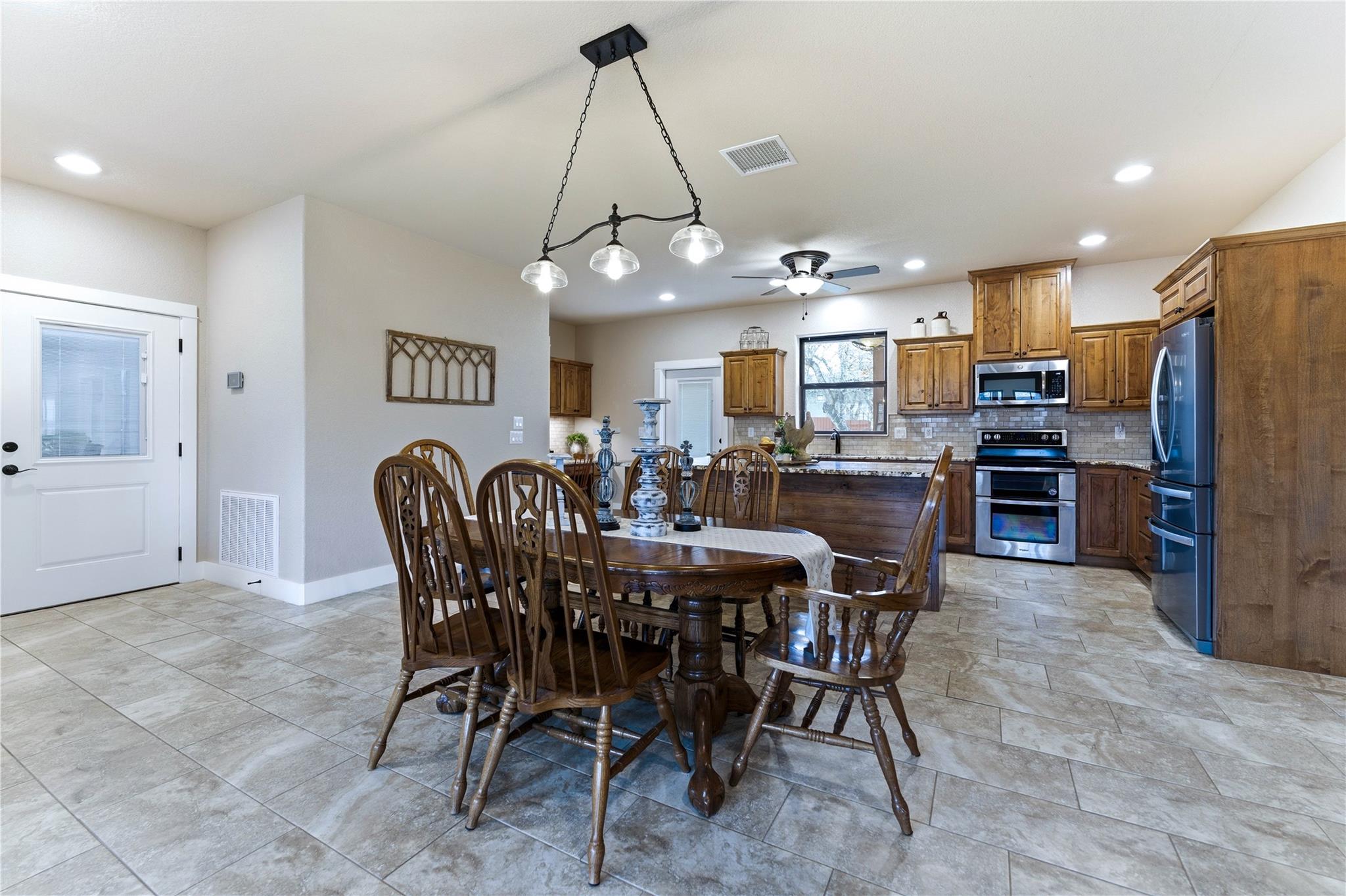 203 Champions (two Homes) Blvd #b Property Photo 8