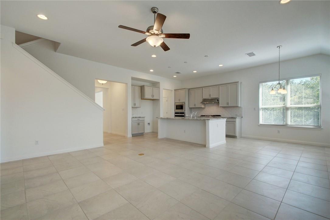 113 Meadow Wood Cv Property Photo 3