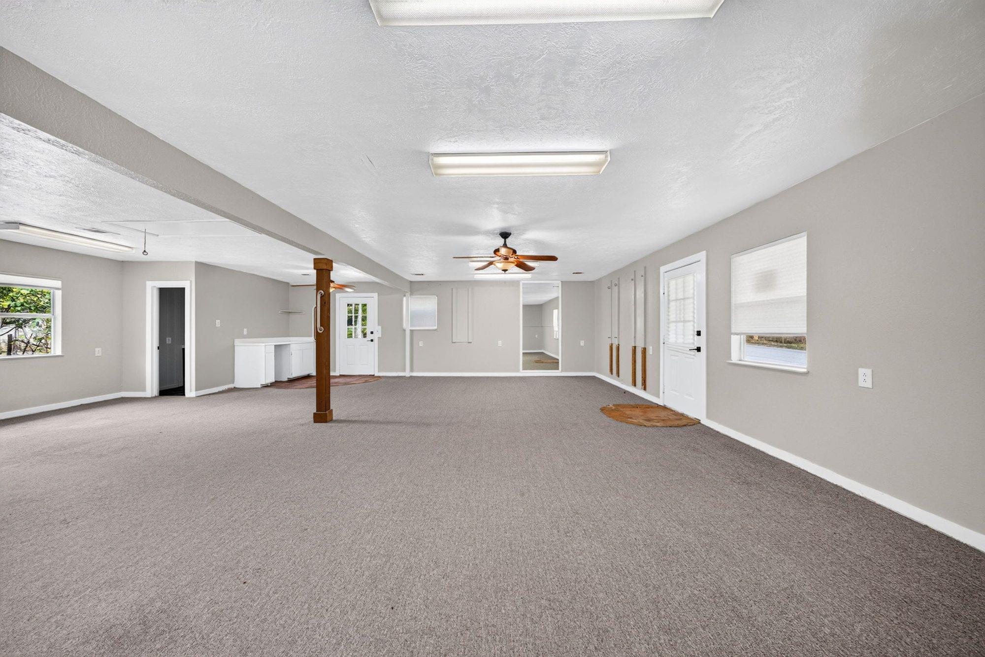 11 Main St Property Photo 27