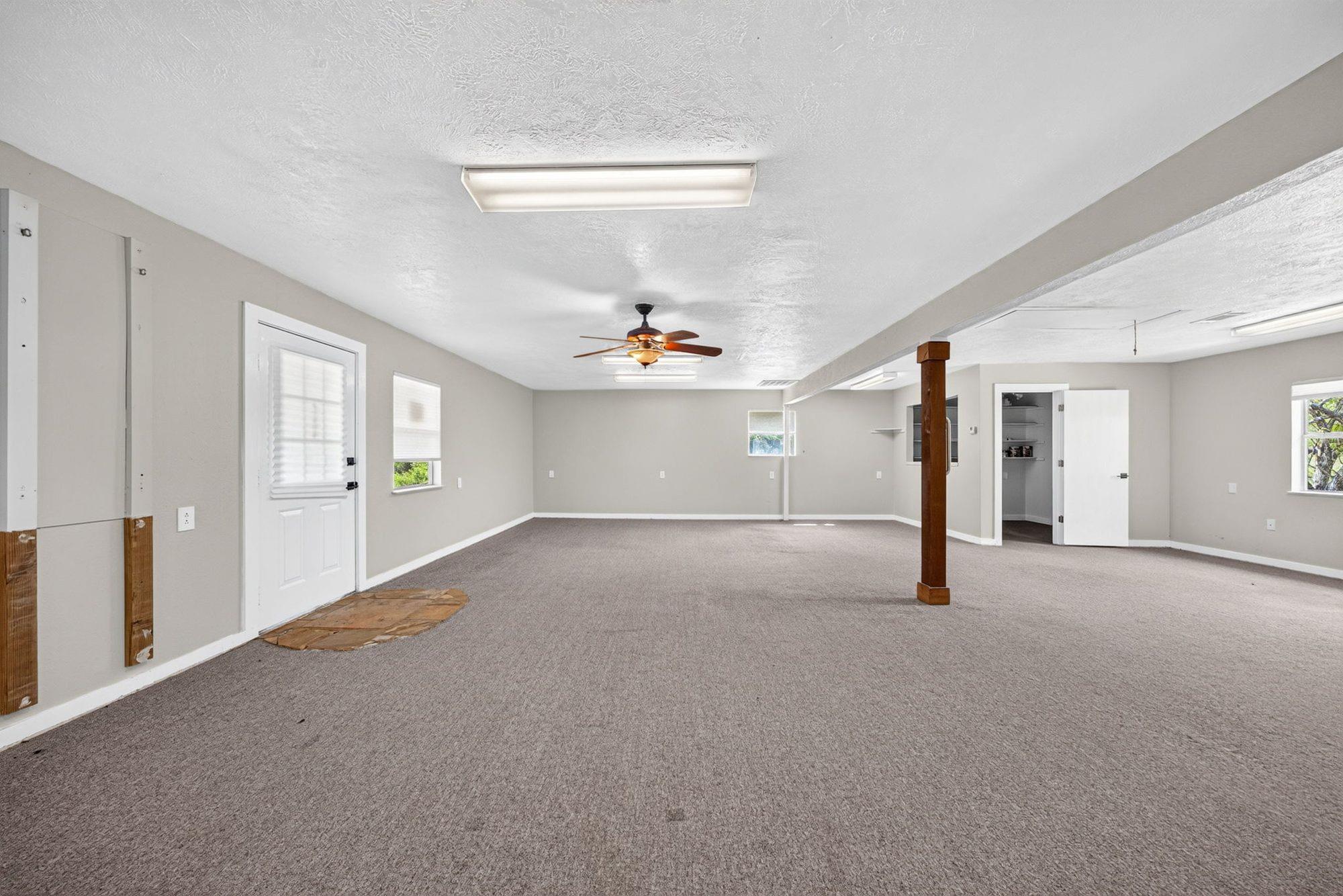 11 Main St Property Photo 28