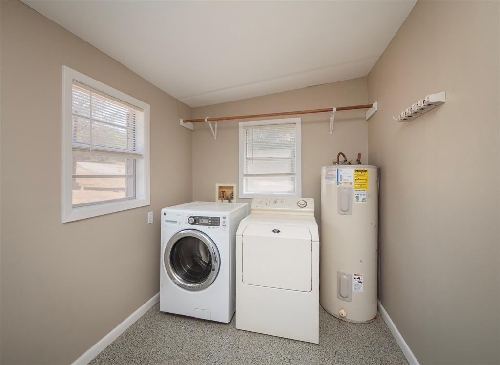 24801 Lake View Dr Property Photo 6