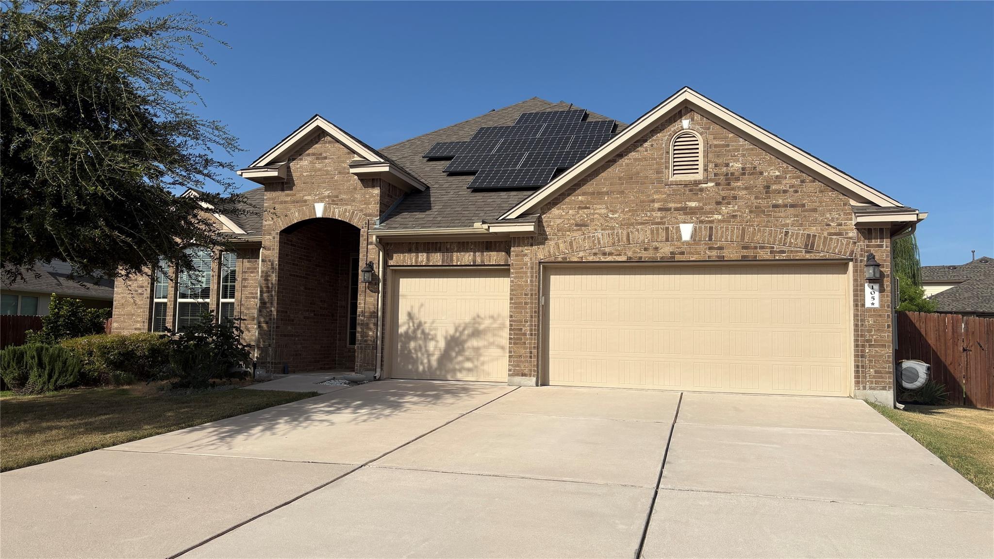 105 Summer Park Bnd Property Photo 1