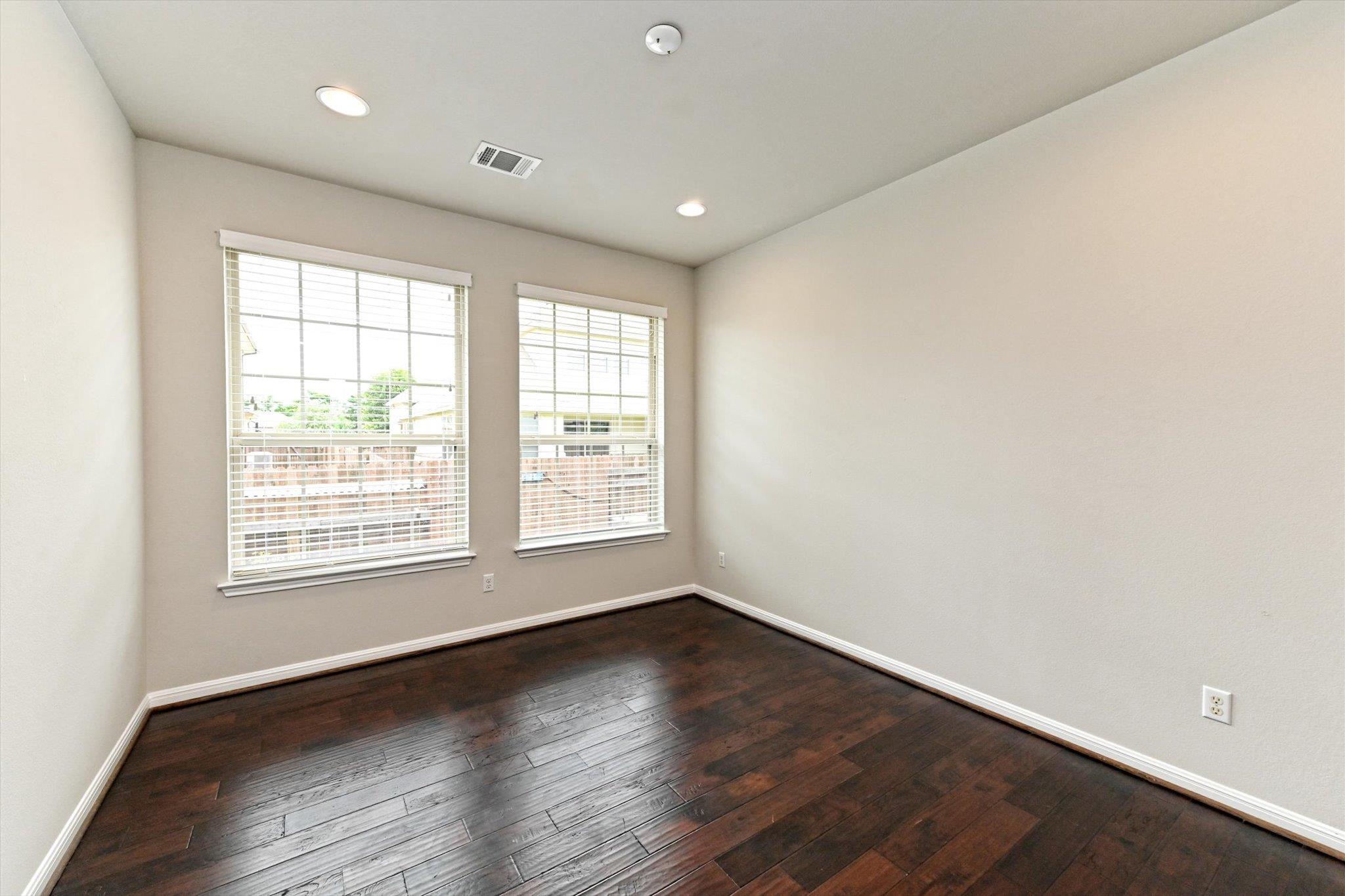 105 Summer Park Bnd Property Photo 5