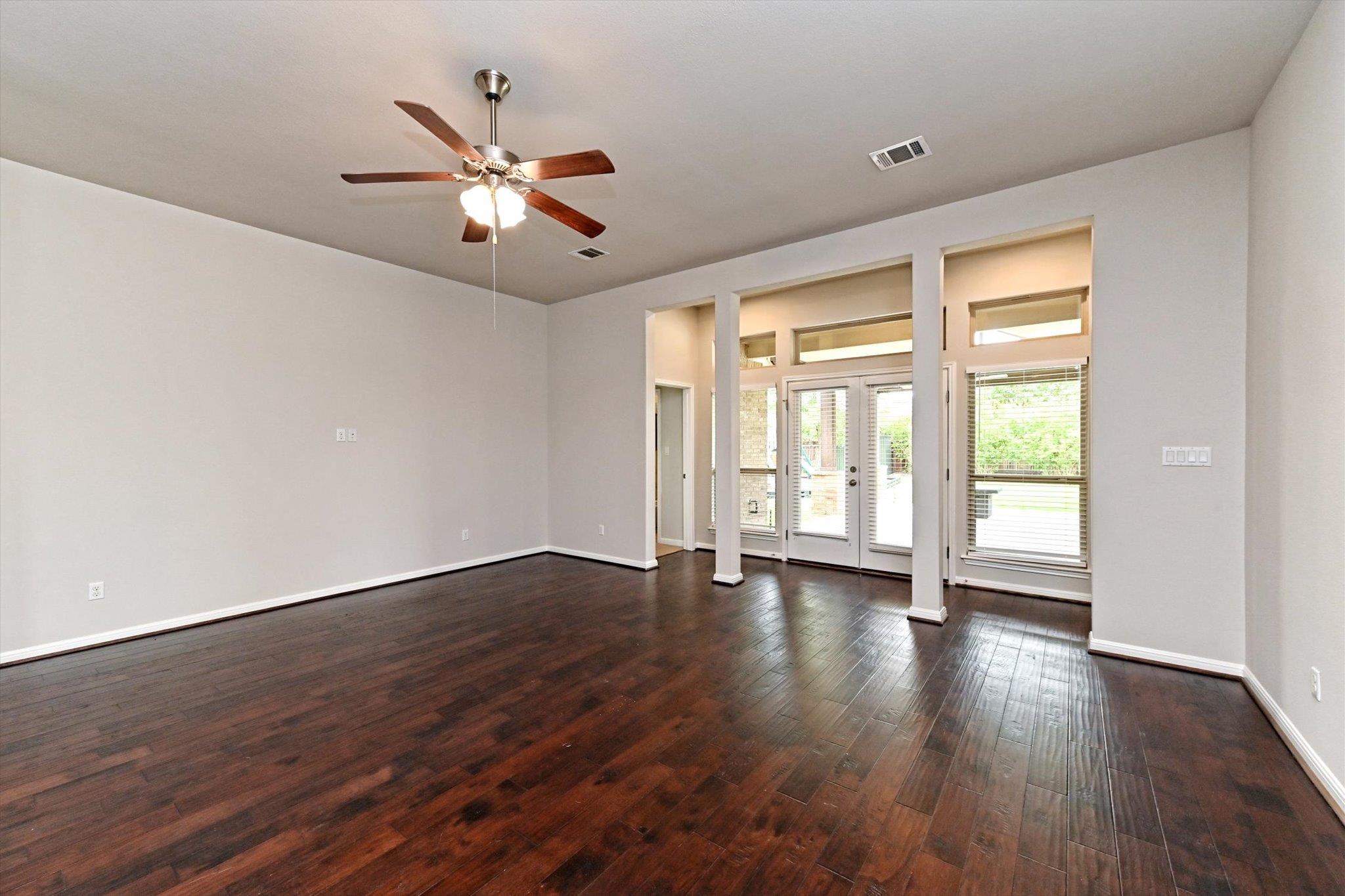 105 Summer Park Bnd Property Photo 6
