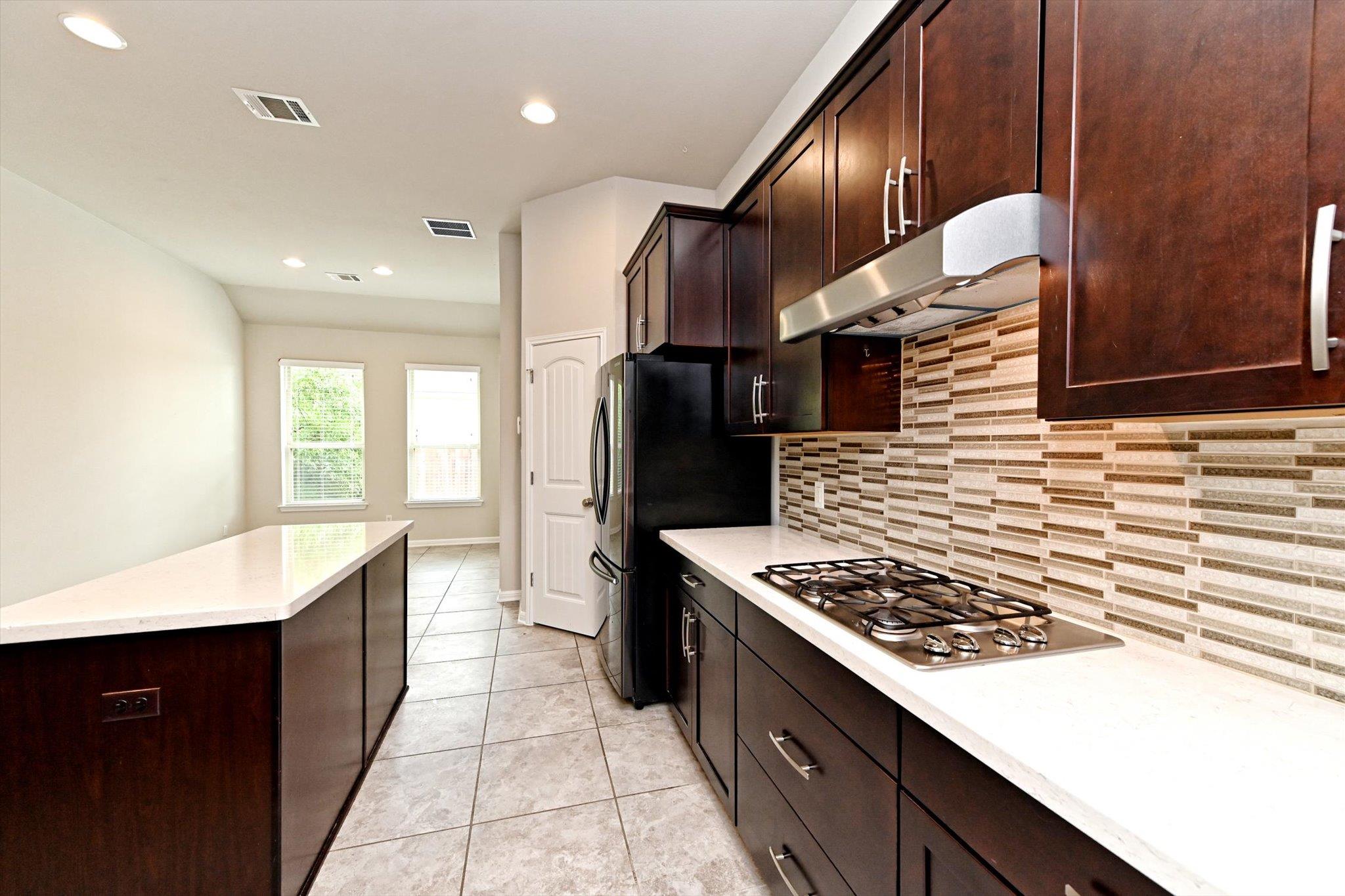105 Summer Park Bnd Property Photo 11