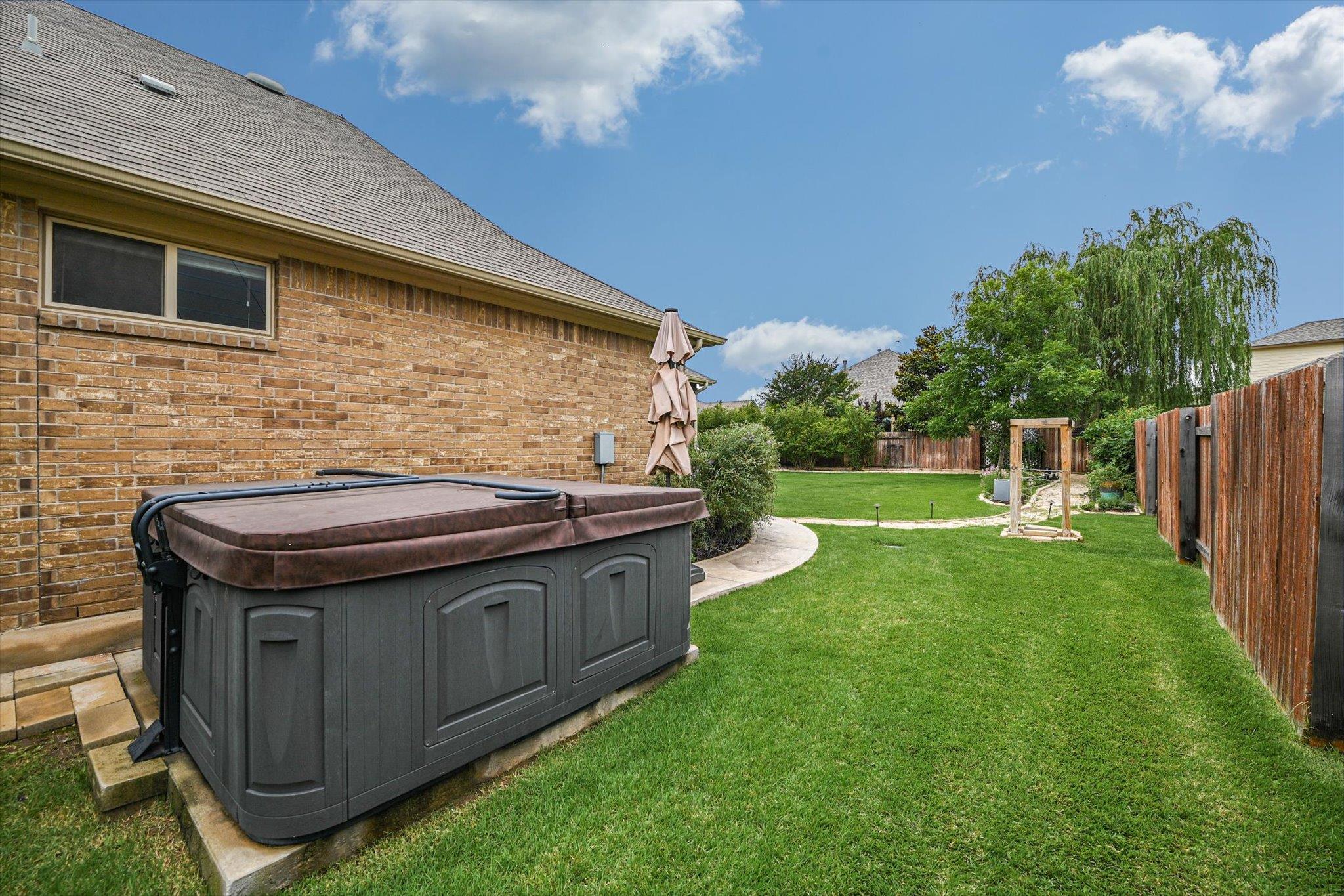105 Summer Park Bnd Property Photo 31