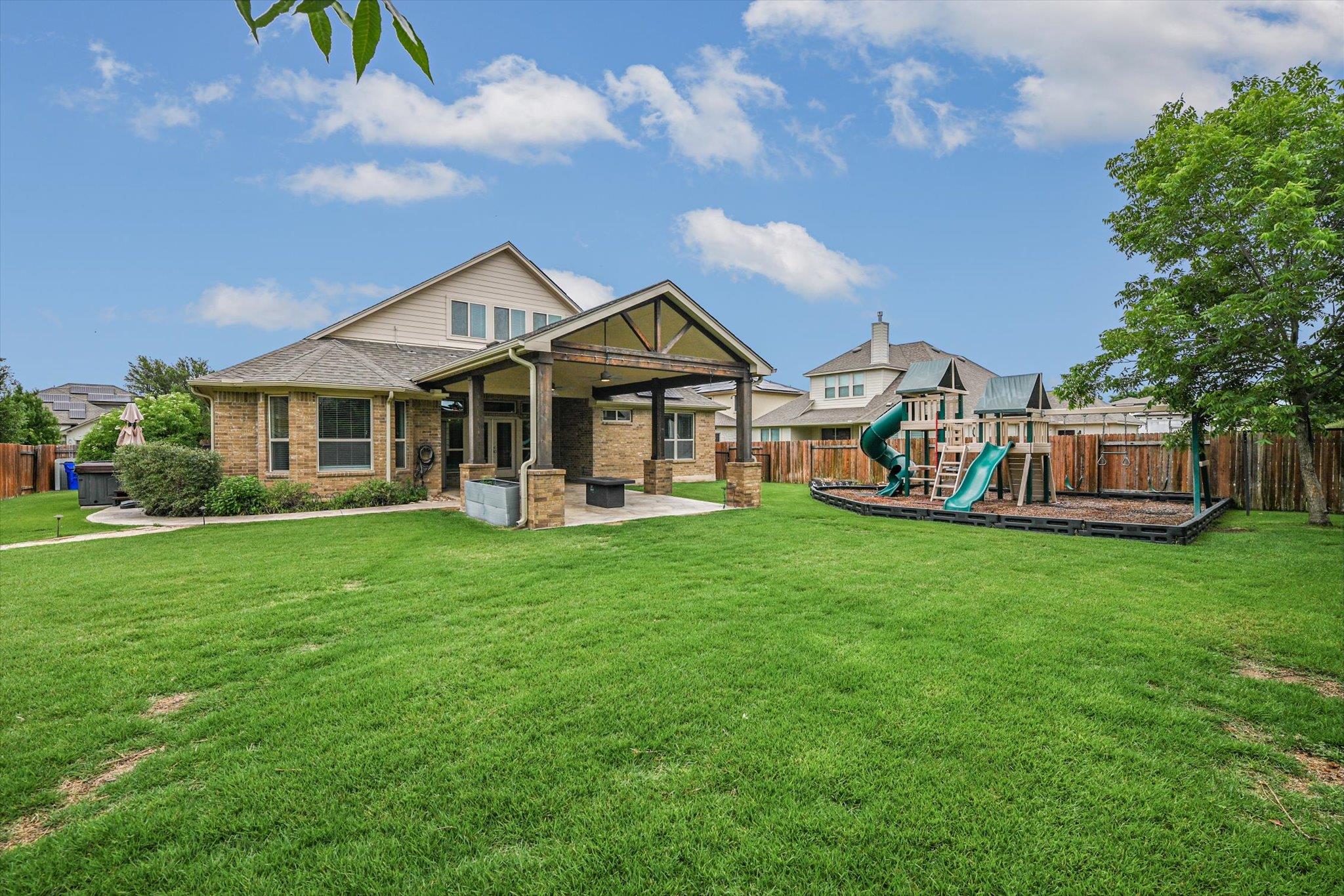 105 Summer Park Bnd Property Photo 32
