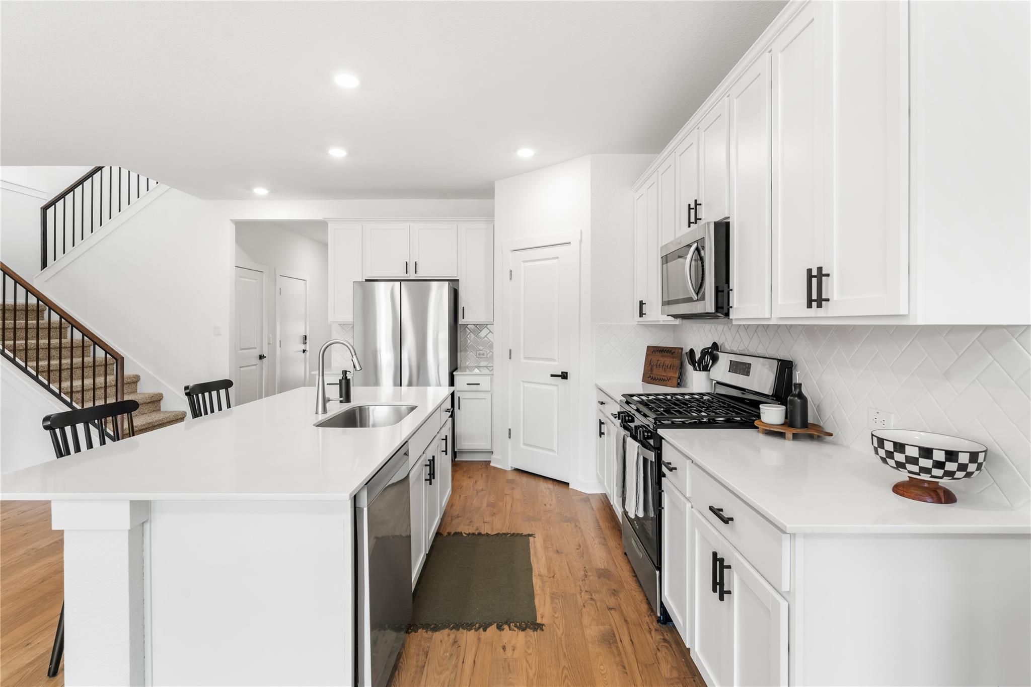 1828 Walnut Grove Bnd Property Photo 10