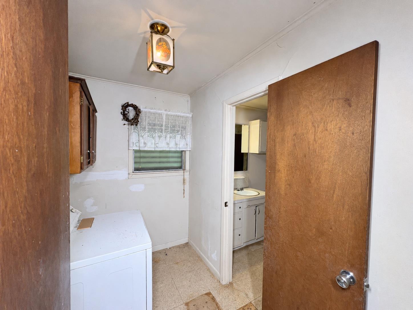300 Elm None S Property Photo 4