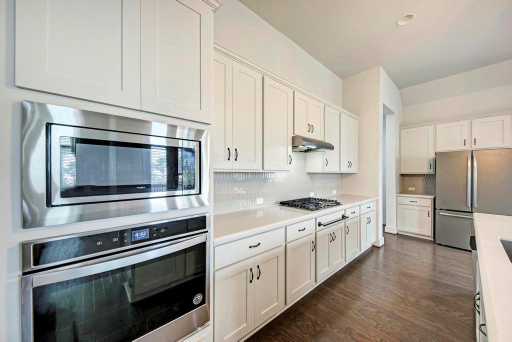 1104 Almeria Bnd Property Photo 14