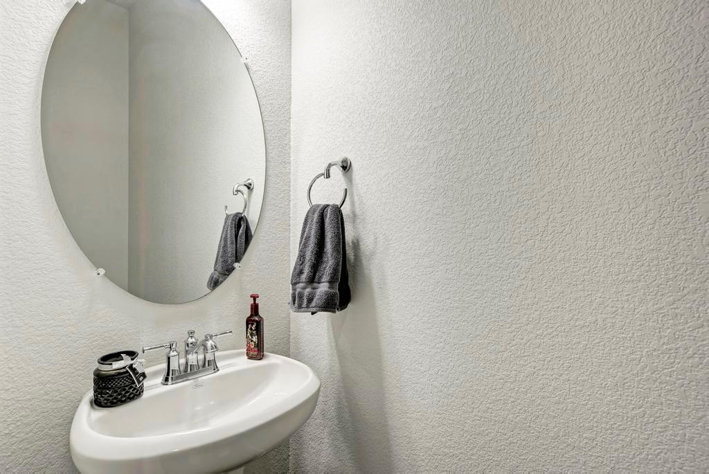 1104 Almeria Bnd Property Photo 16