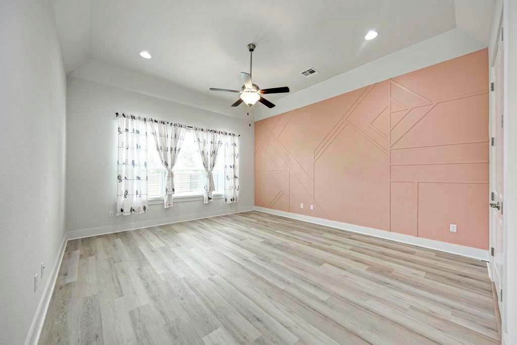 1104 Almeria Bnd Property Photo 17