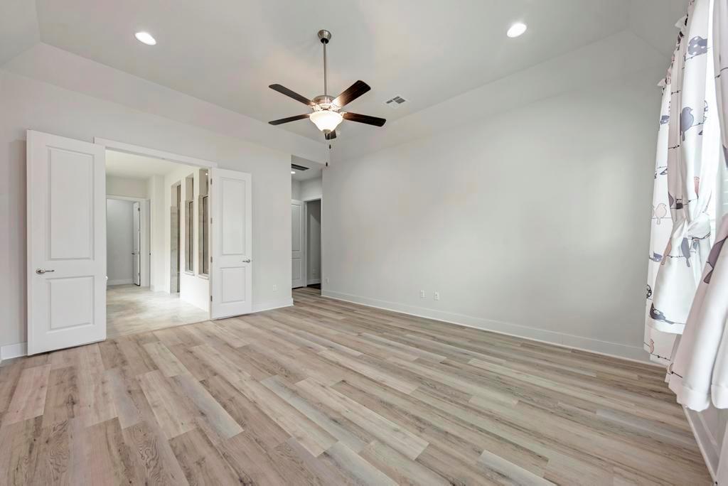 1104 Almeria Bnd Property Photo 18