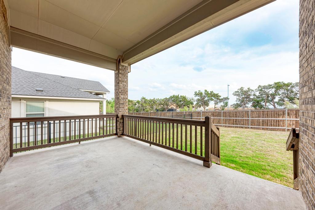1104 Almeria Bnd Property Photo 31