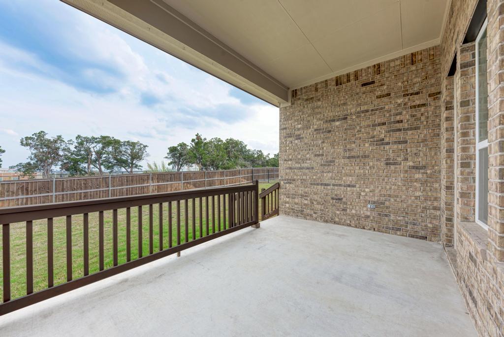 1104 Almeria Bnd Property Photo 32