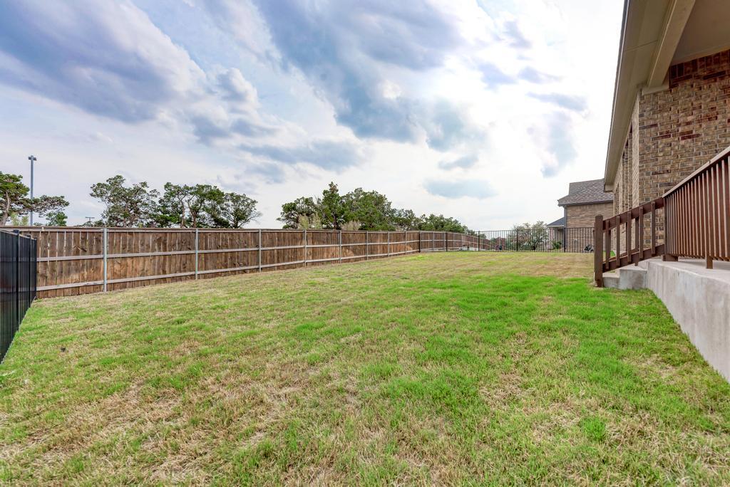 1104 Almeria Bnd Property Photo 33