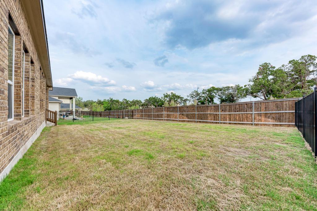 1104 Almeria Bnd Property Photo 36