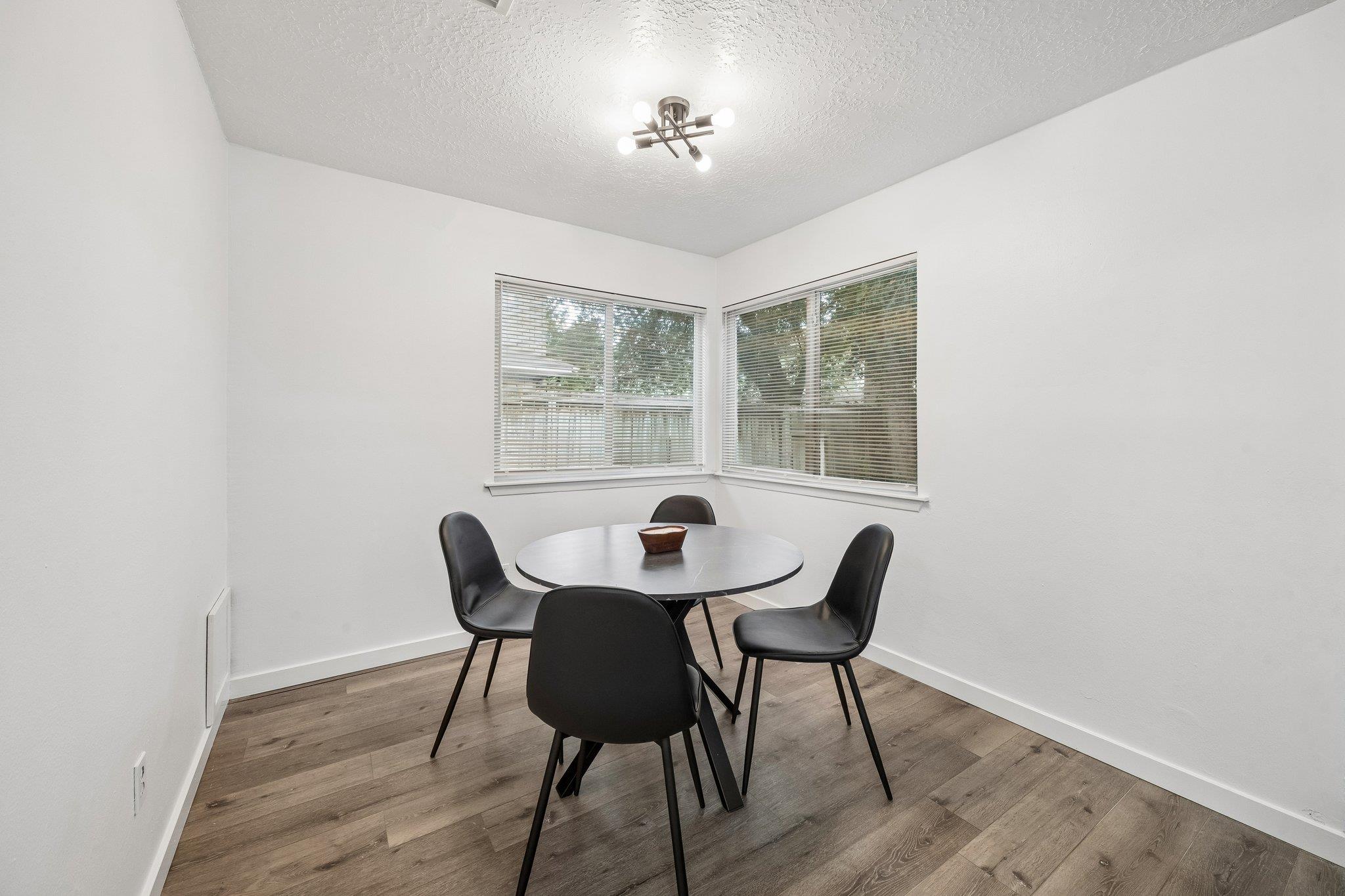 10826 Lynbrook Dr Property Photo 8