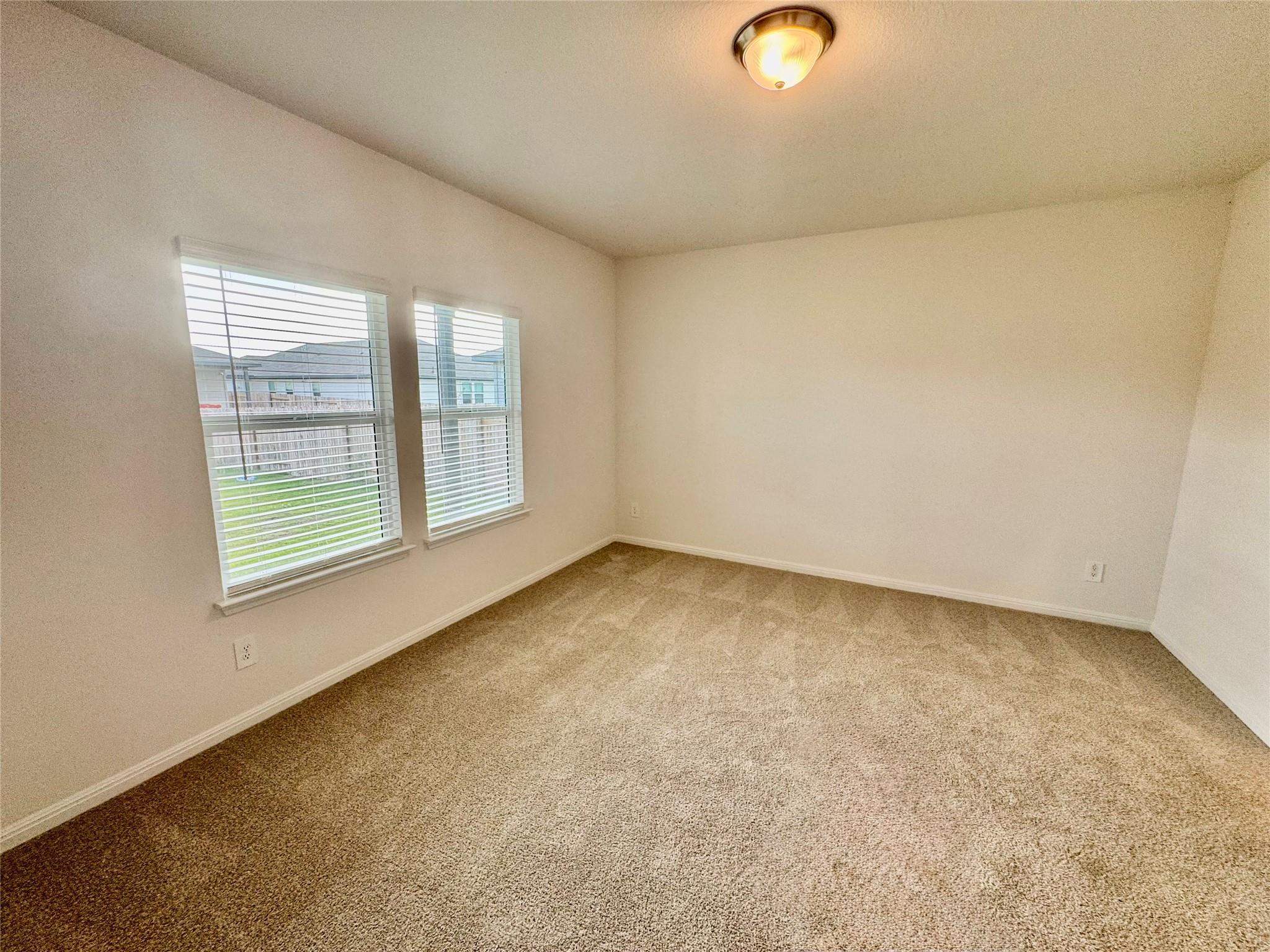 135 Fossil Dr Property Photo 3