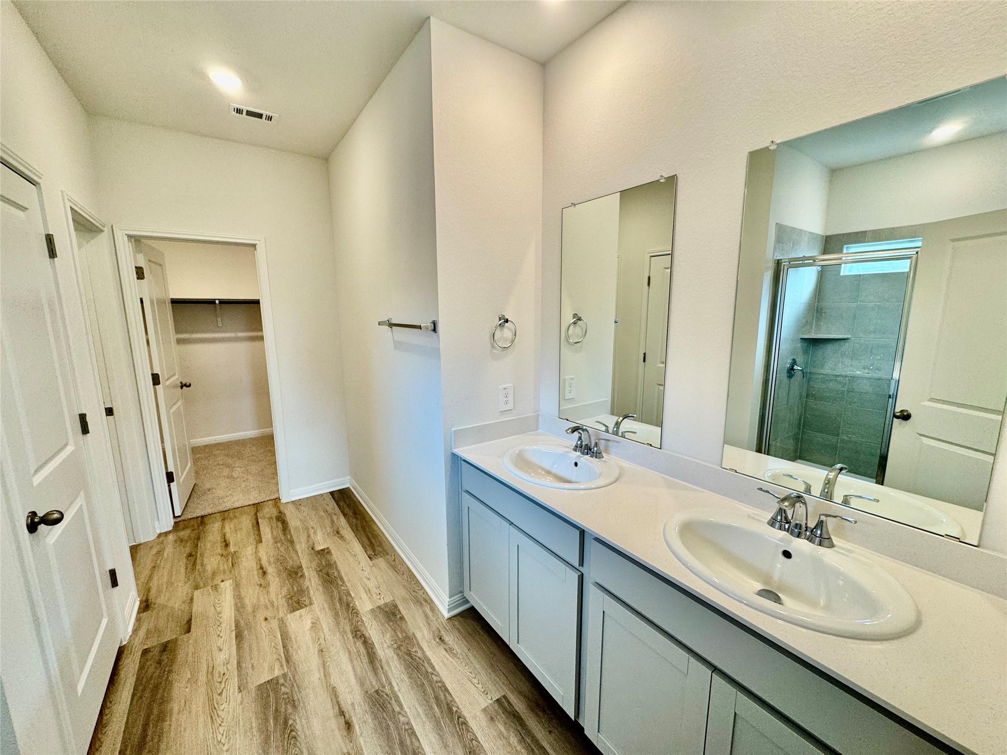135 Fossil Dr Property Photo 4
