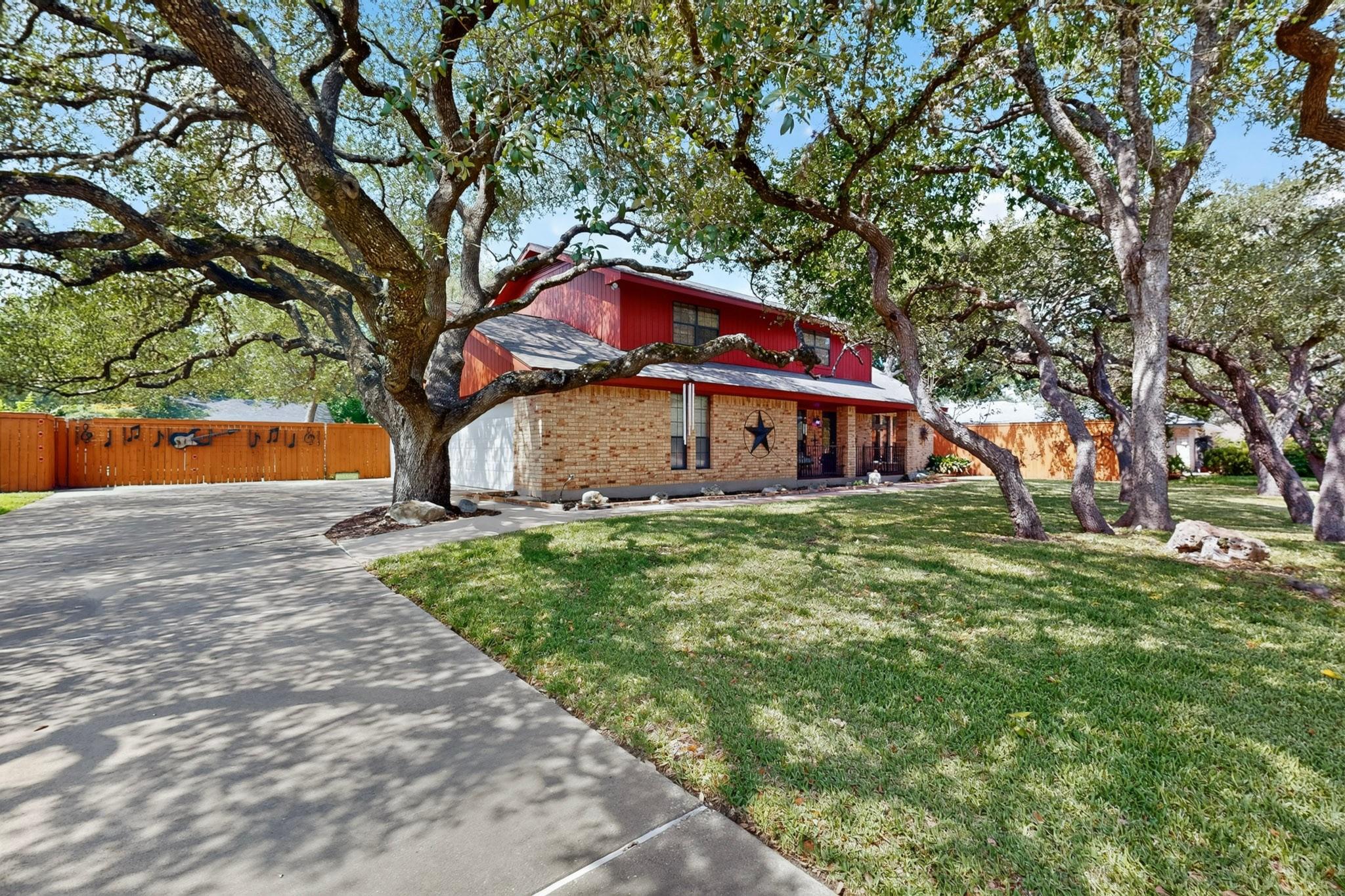 3311 Sesbania Dr Property Photo 4