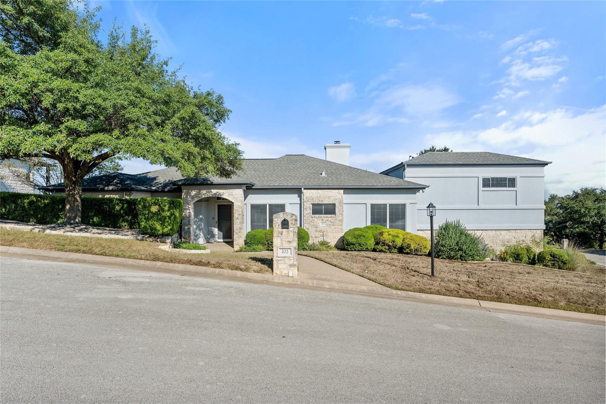 102 Paragon Ct Property Photo 1