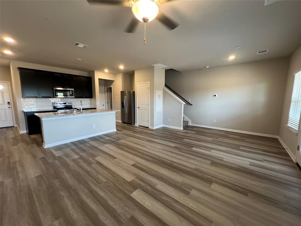 1850 Settlers Glen Dr #803 Property Photo 3