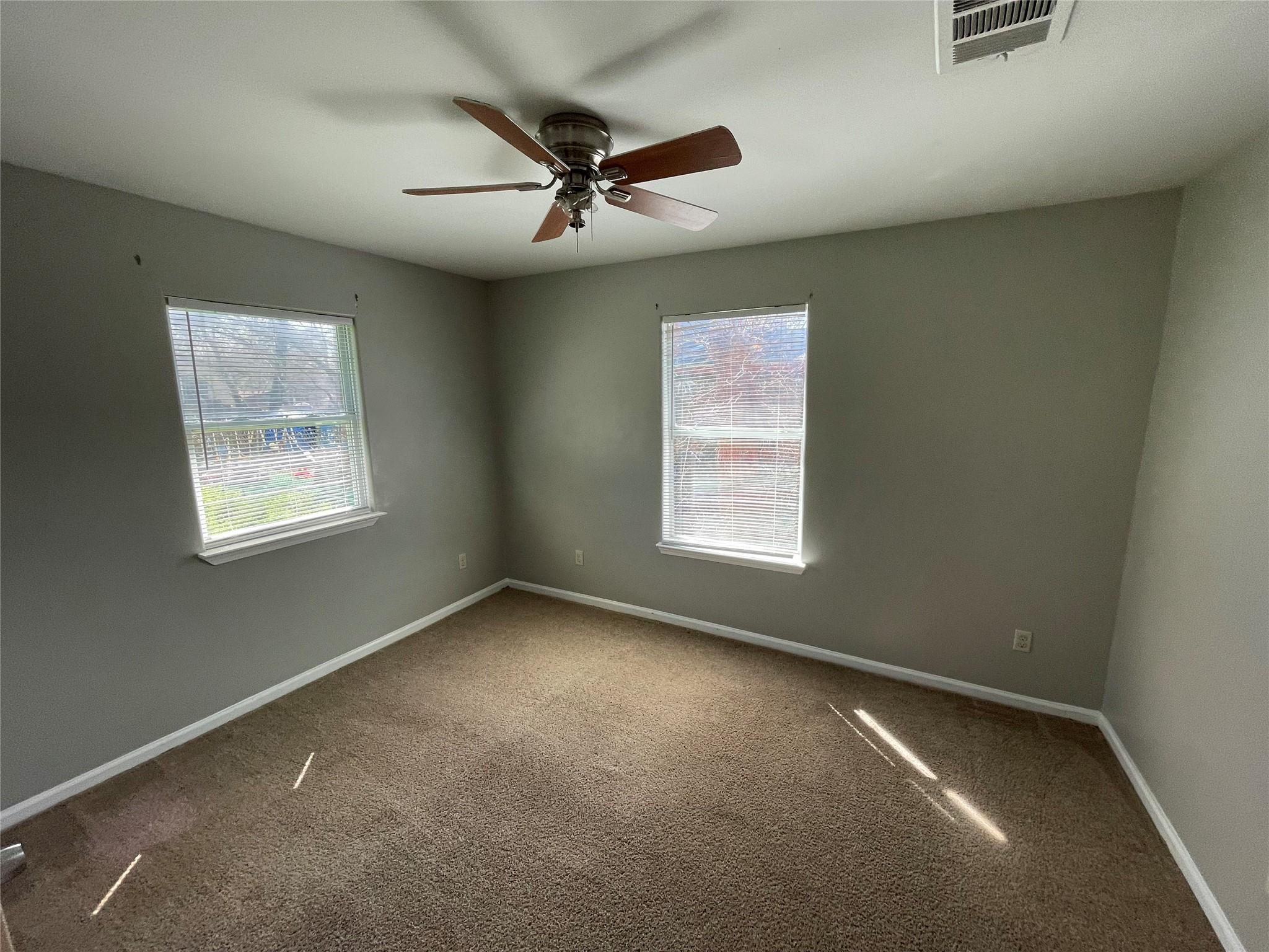 1041 Lott Ave Property Photo 9