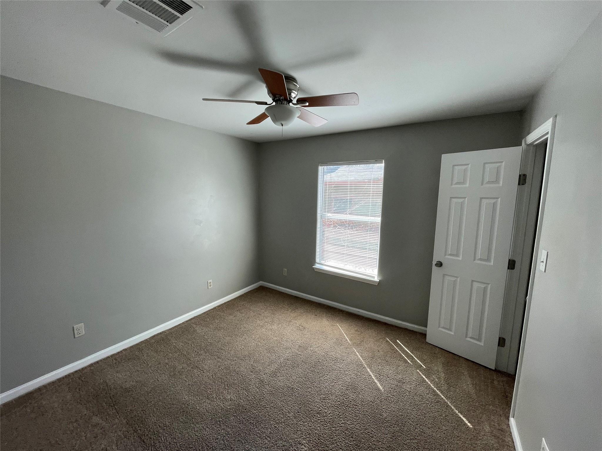 1041 Lott Ave Property Photo 11