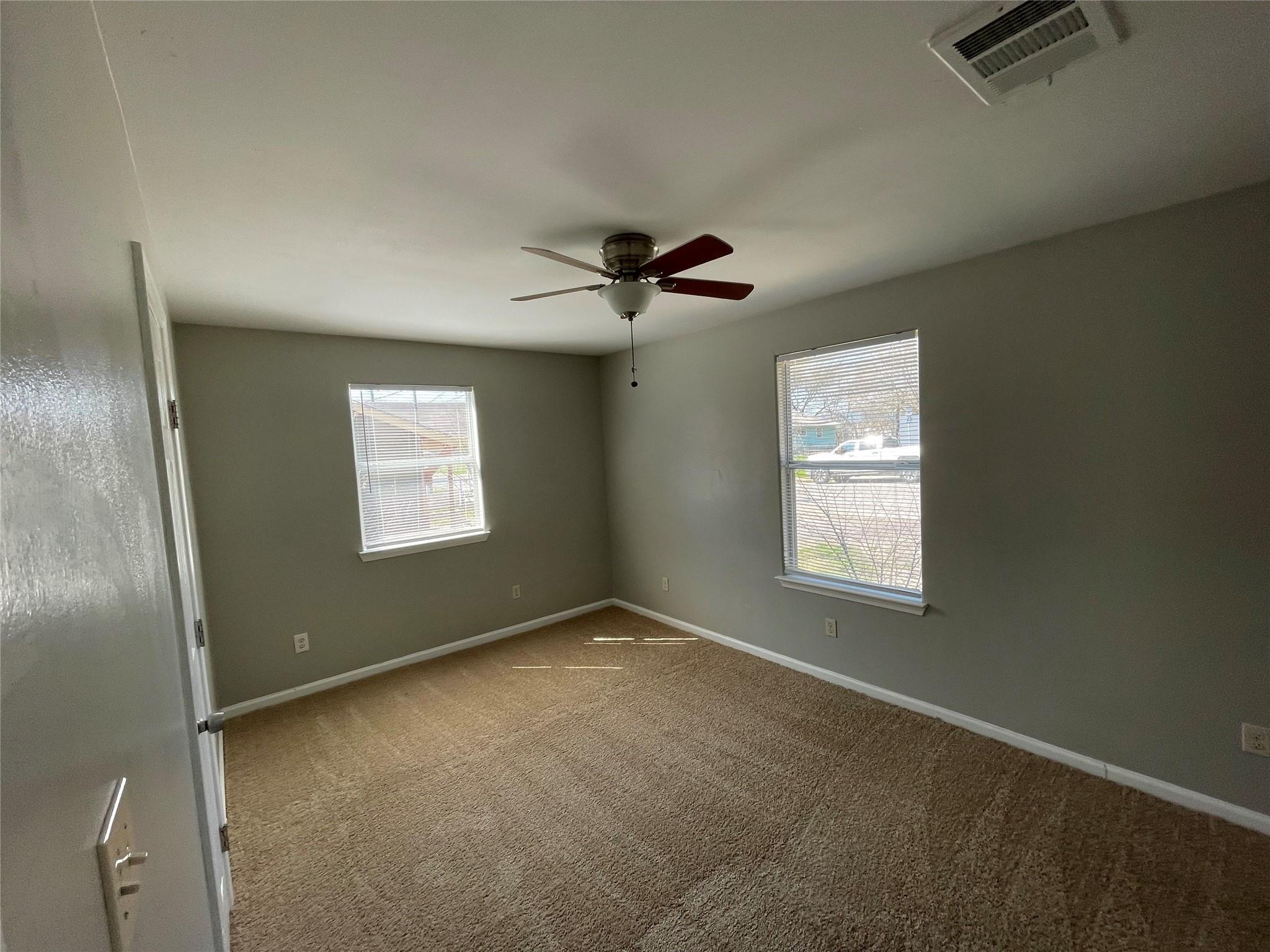 1041 Lott Ave Property Photo 12