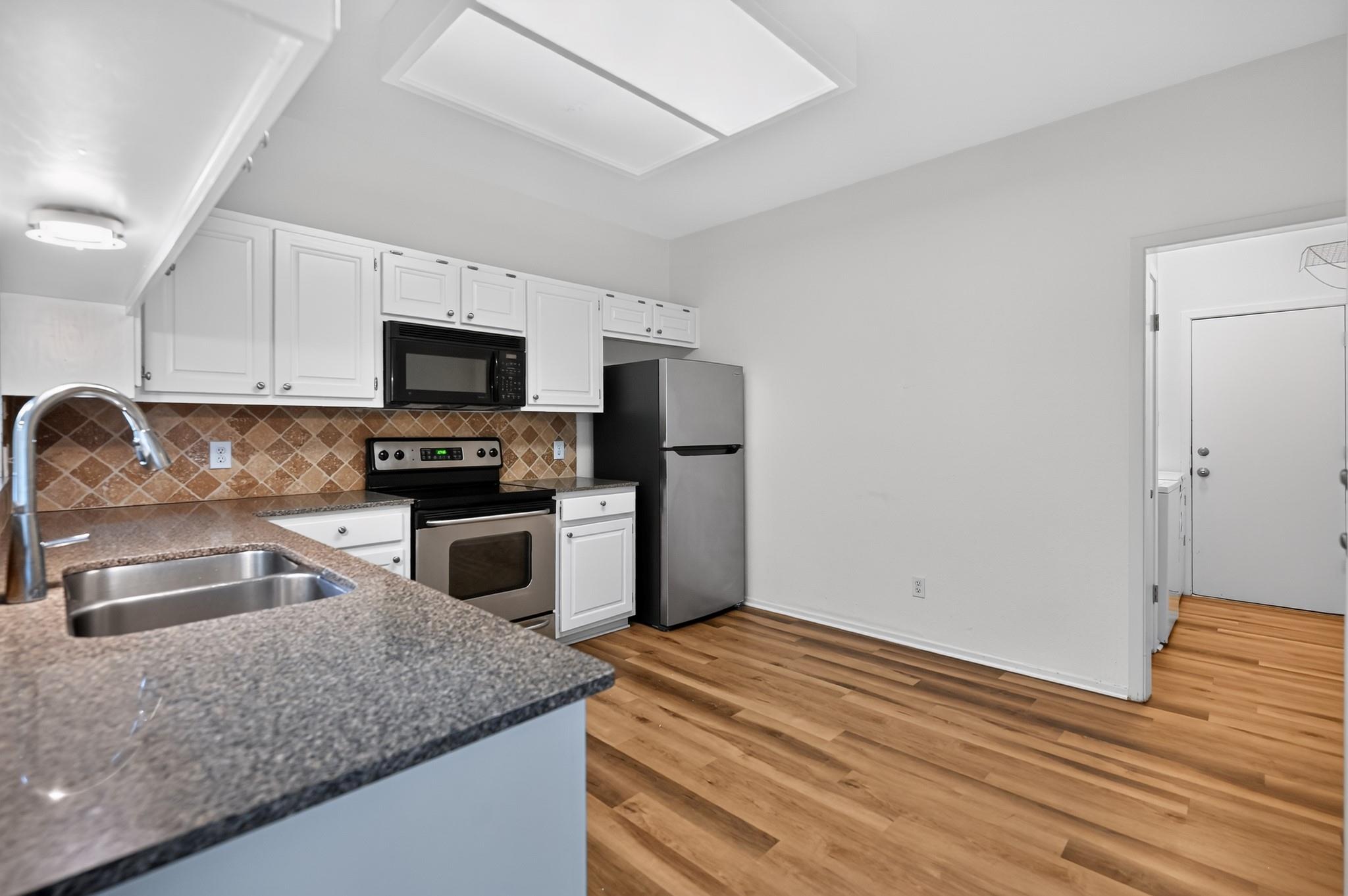 5701 Scout Blf Property Photo 7