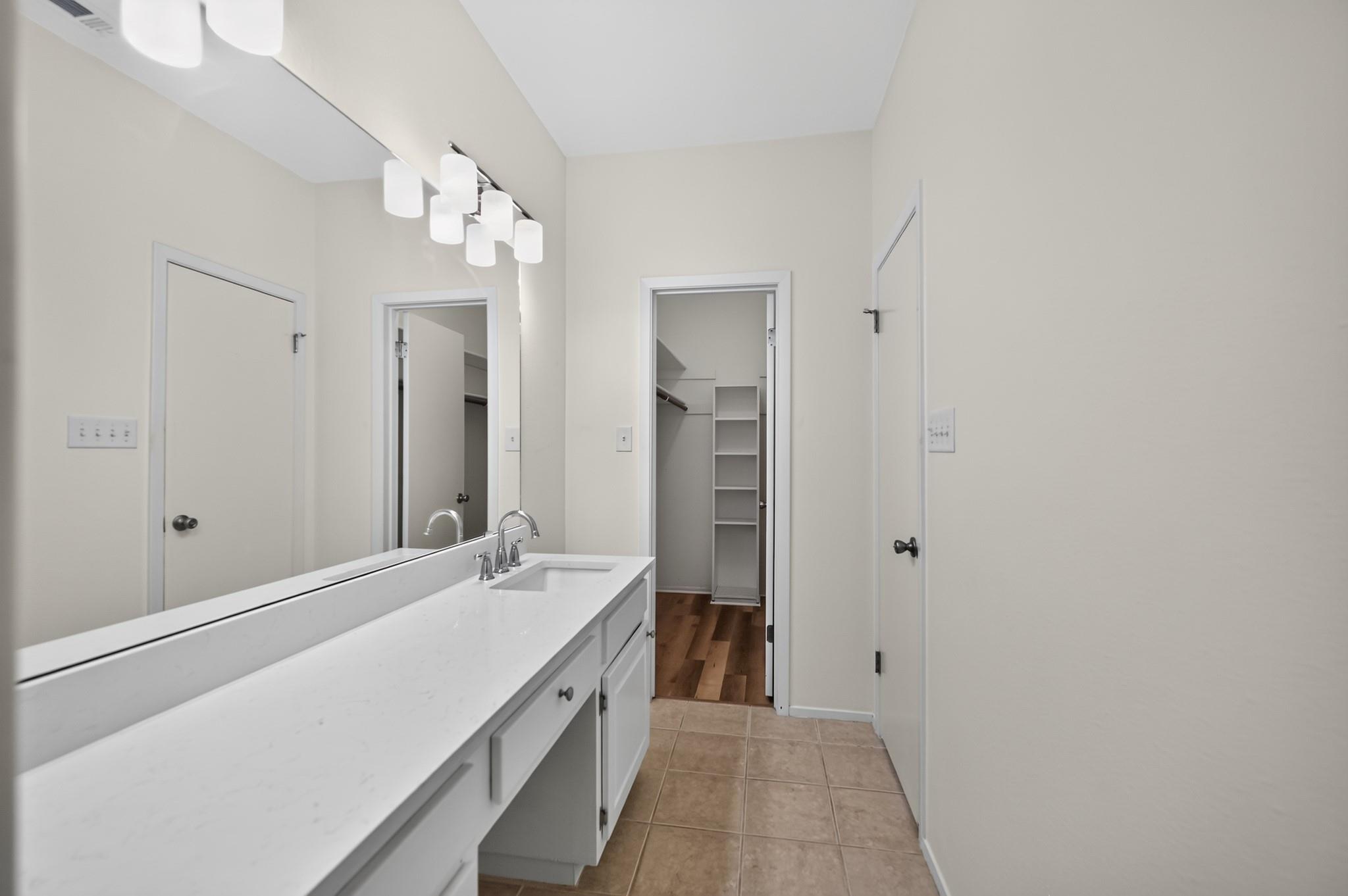 5701 Scout Blf Property Photo 12