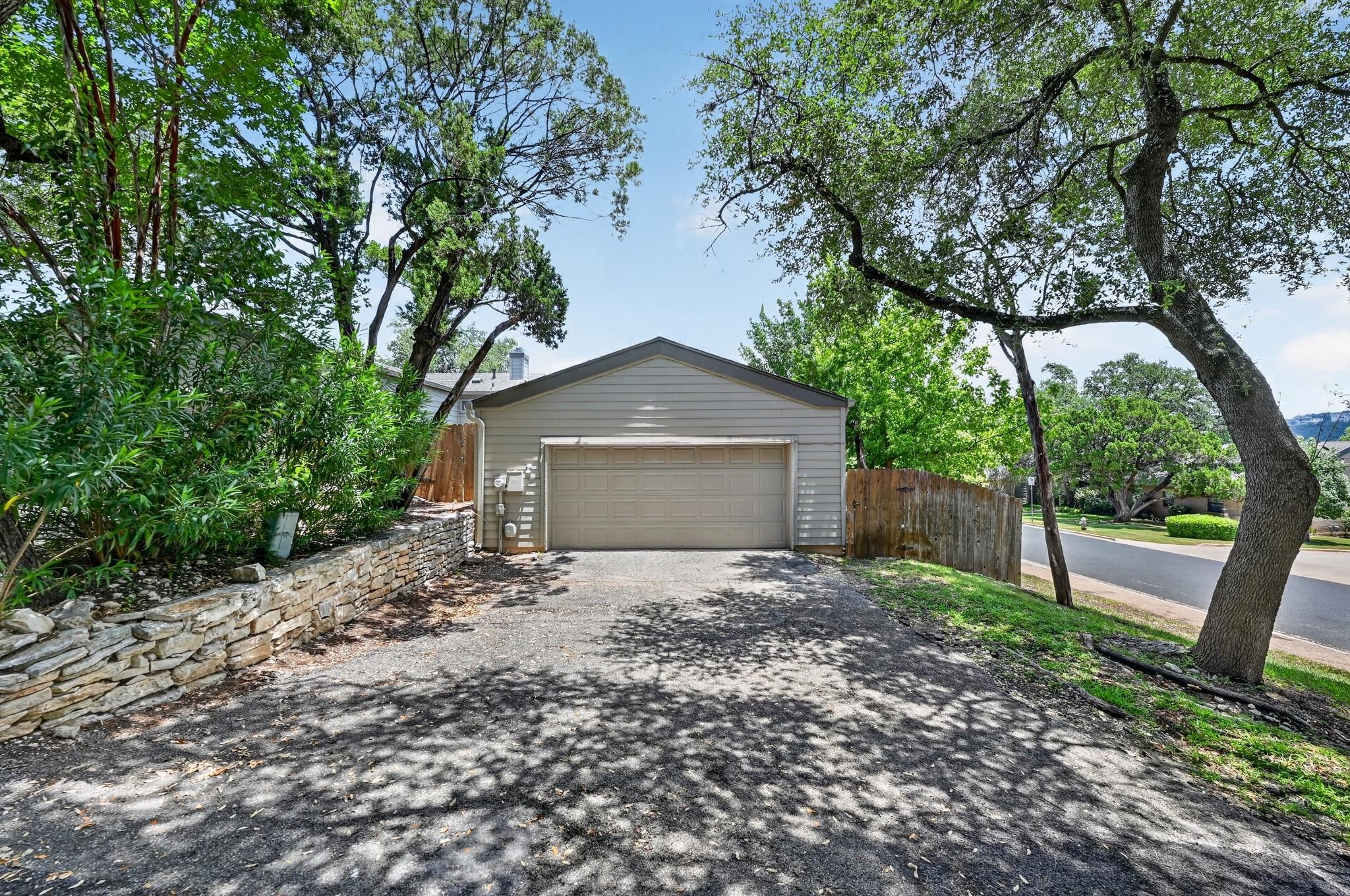 5701 Scout Blf Property Photo 26