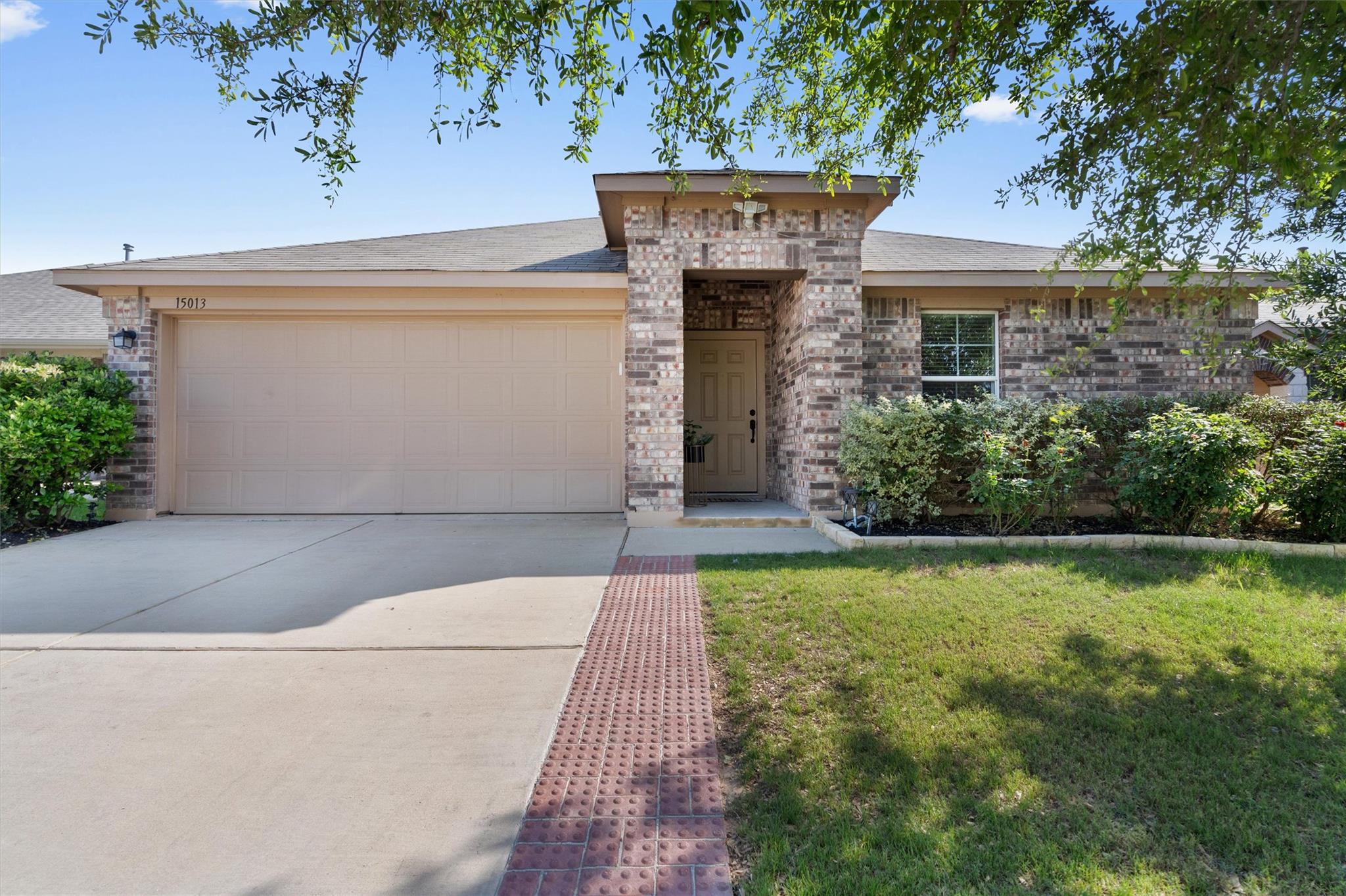 15013 Roody Ln Property Photo 1