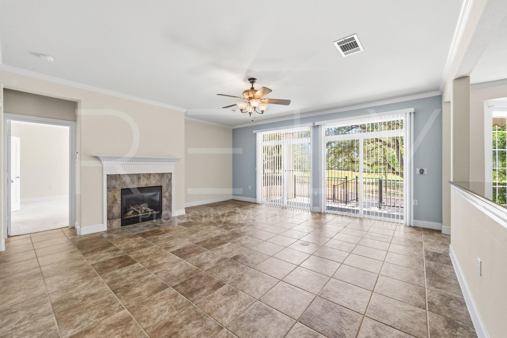 808 Armstrong Dr Property Photo 5