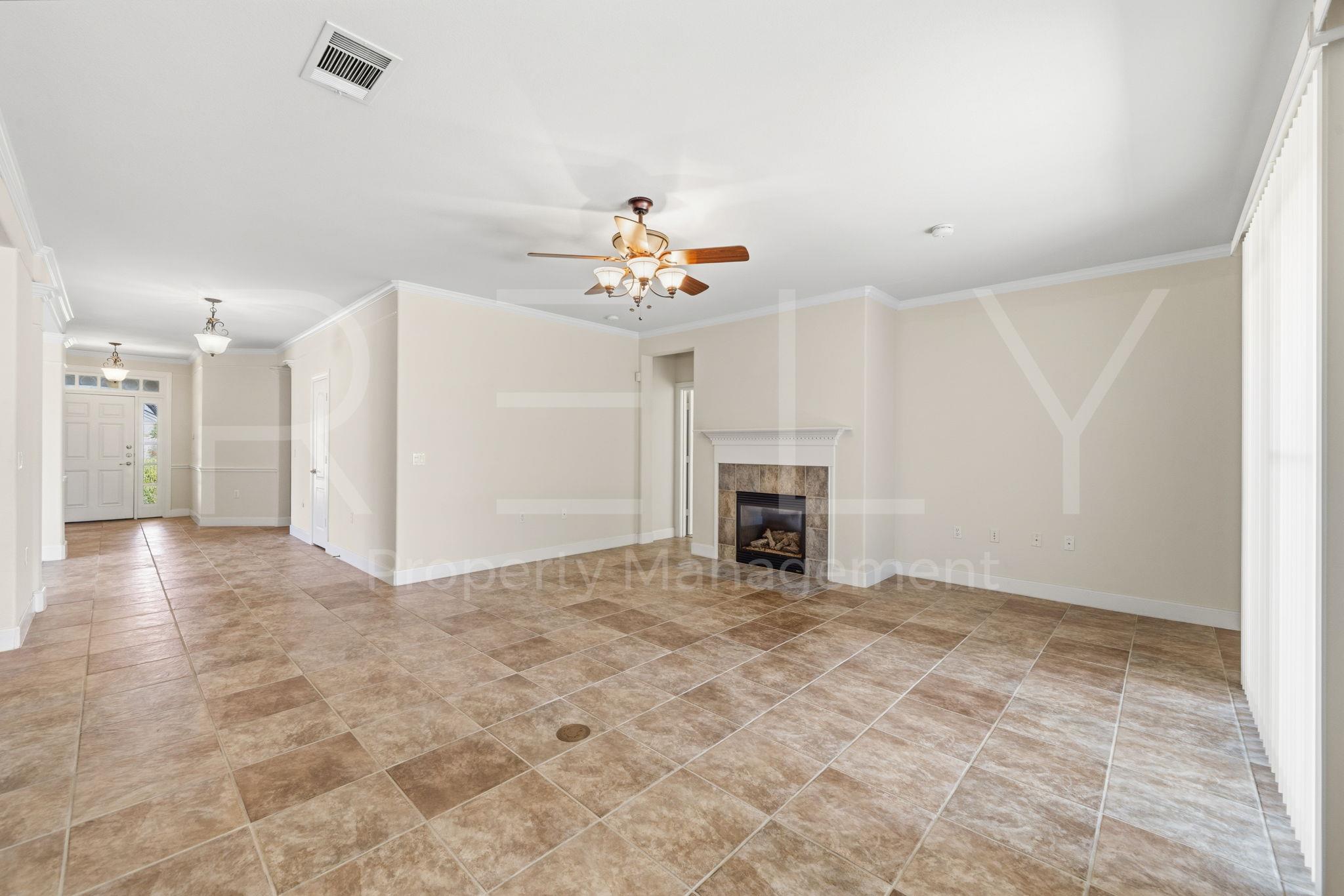 808 Armstrong Dr Property Photo 6