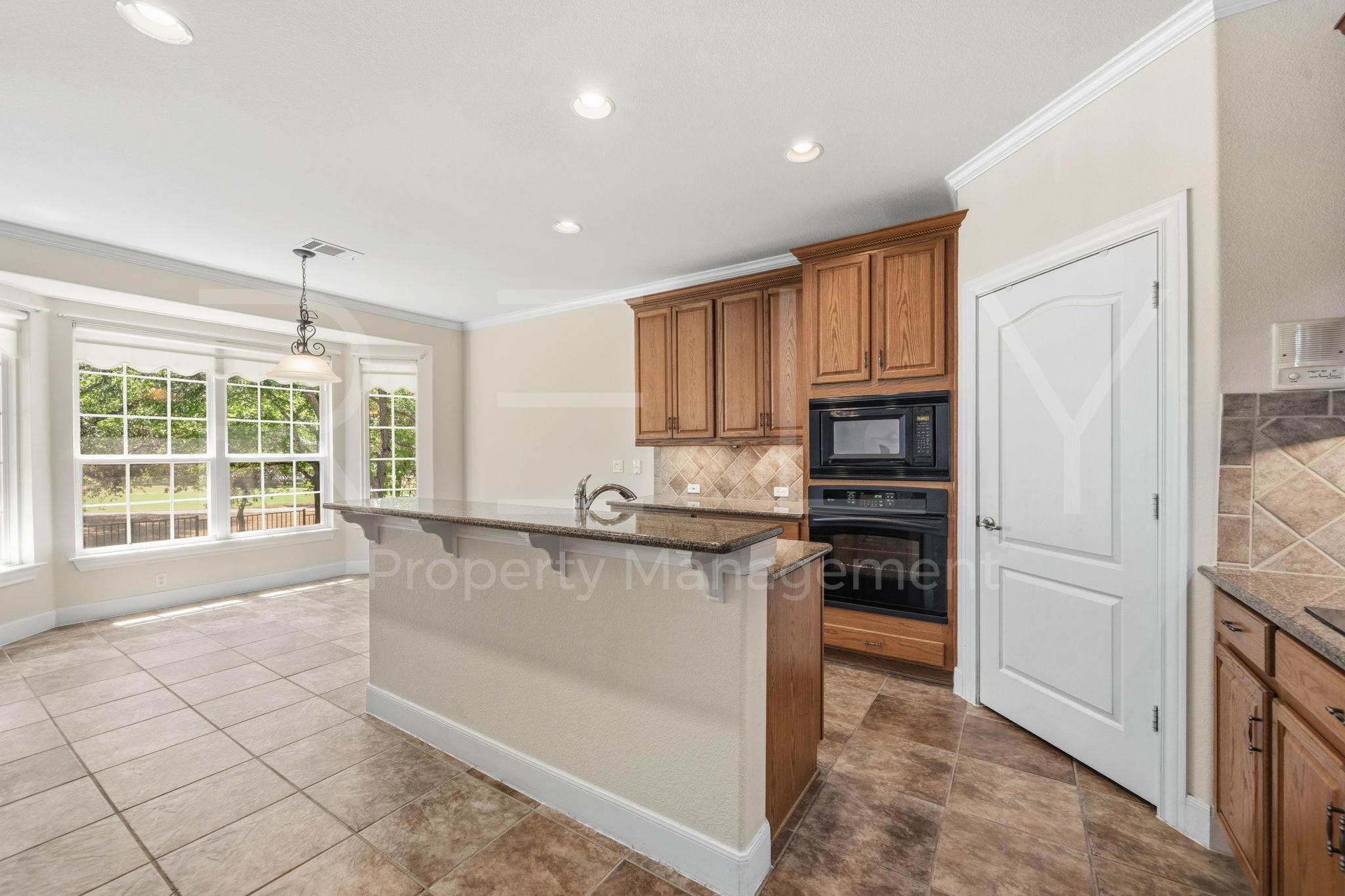 808 Armstrong Dr Property Photo 8