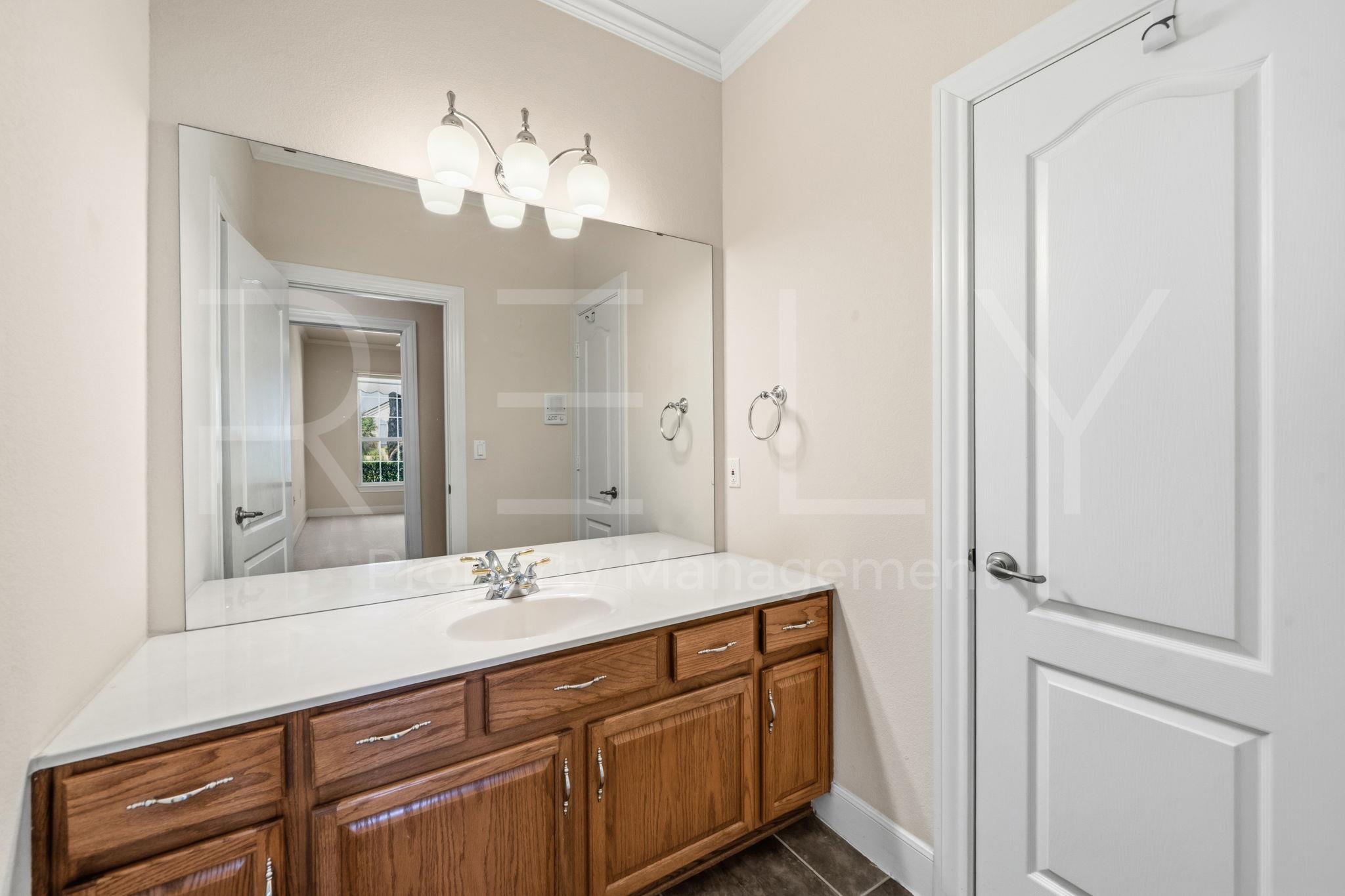 808 Armstrong Dr Property Photo 23