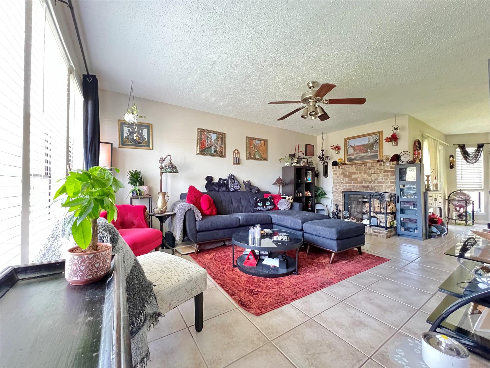 2638 Gwendolyn Ln Property Photo 4