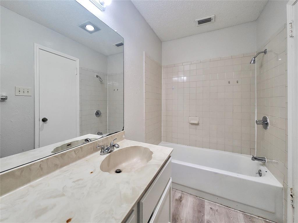 2638 Gwendolyn Ln Property Photo 28
