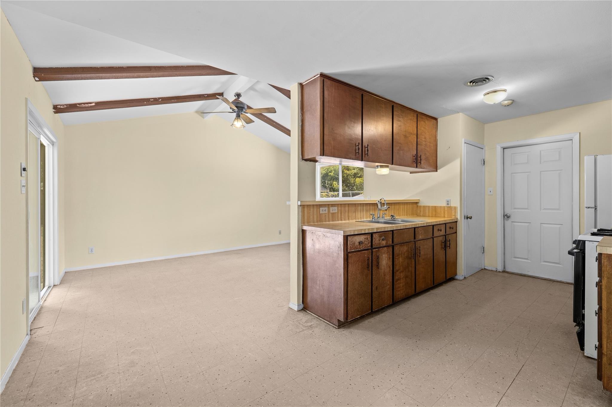1611 Wheless Ln Property Photo 3