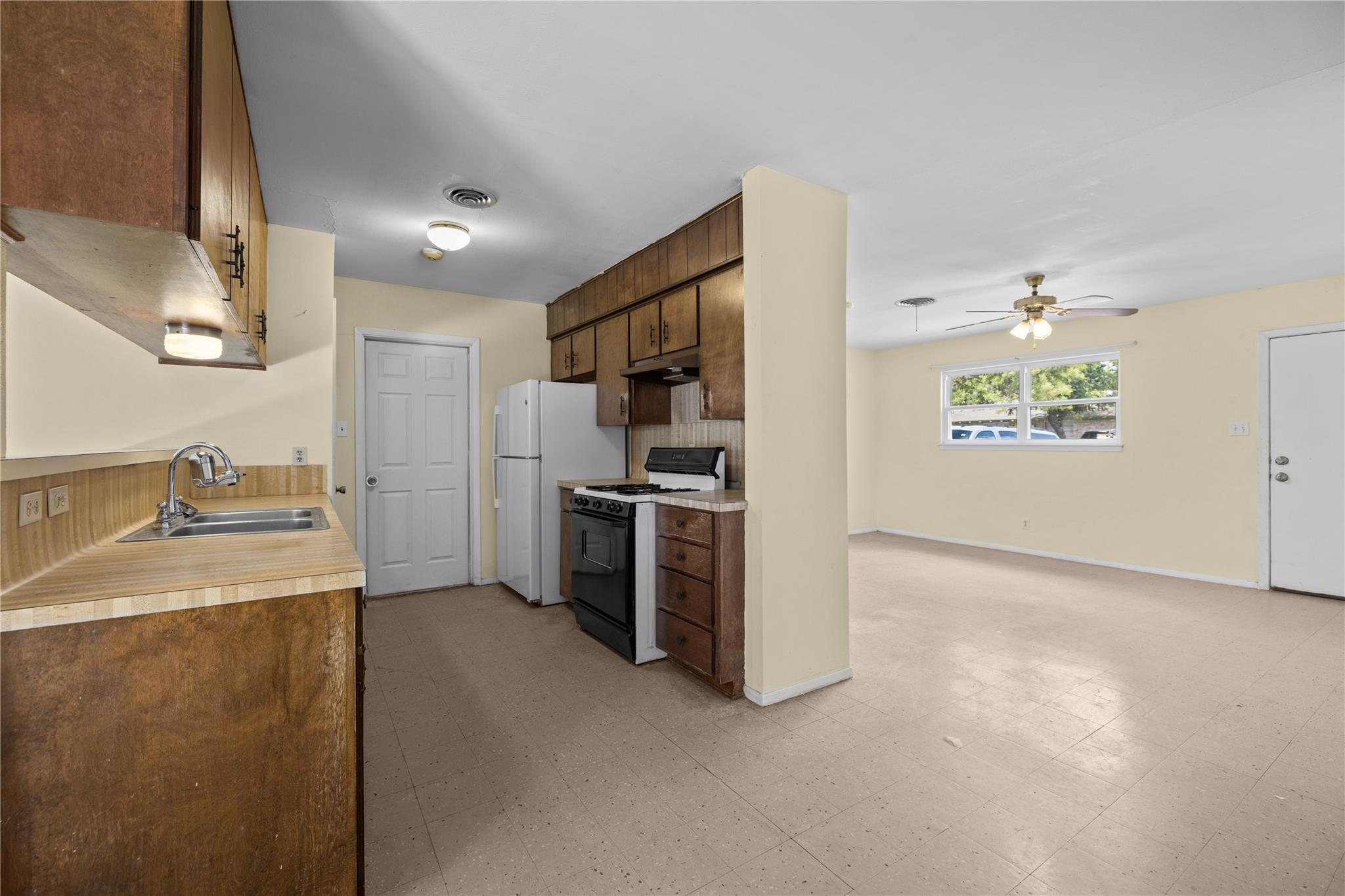 1611 Wheless Ln Property Photo 7