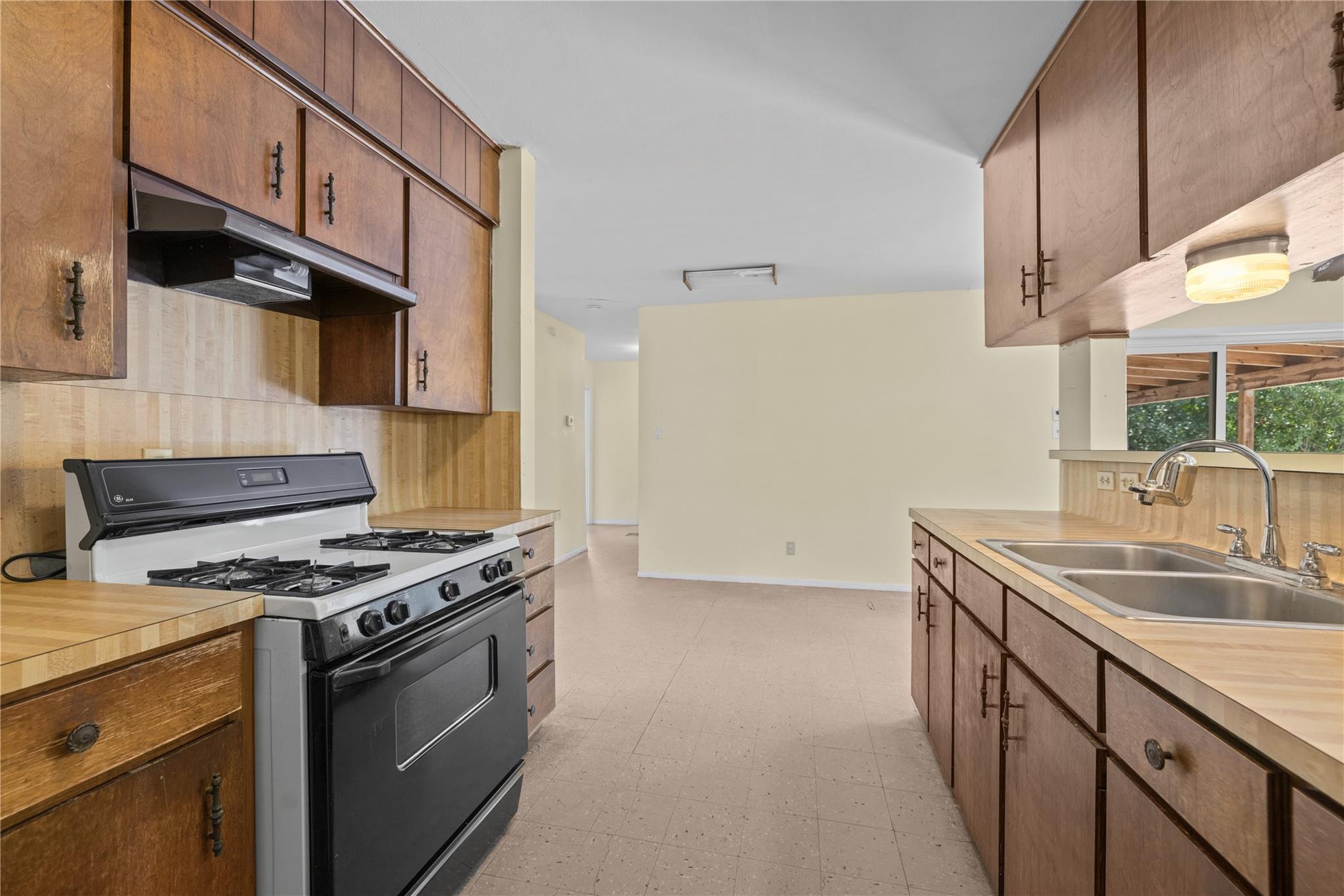 1611 Wheless Ln Property Photo 9