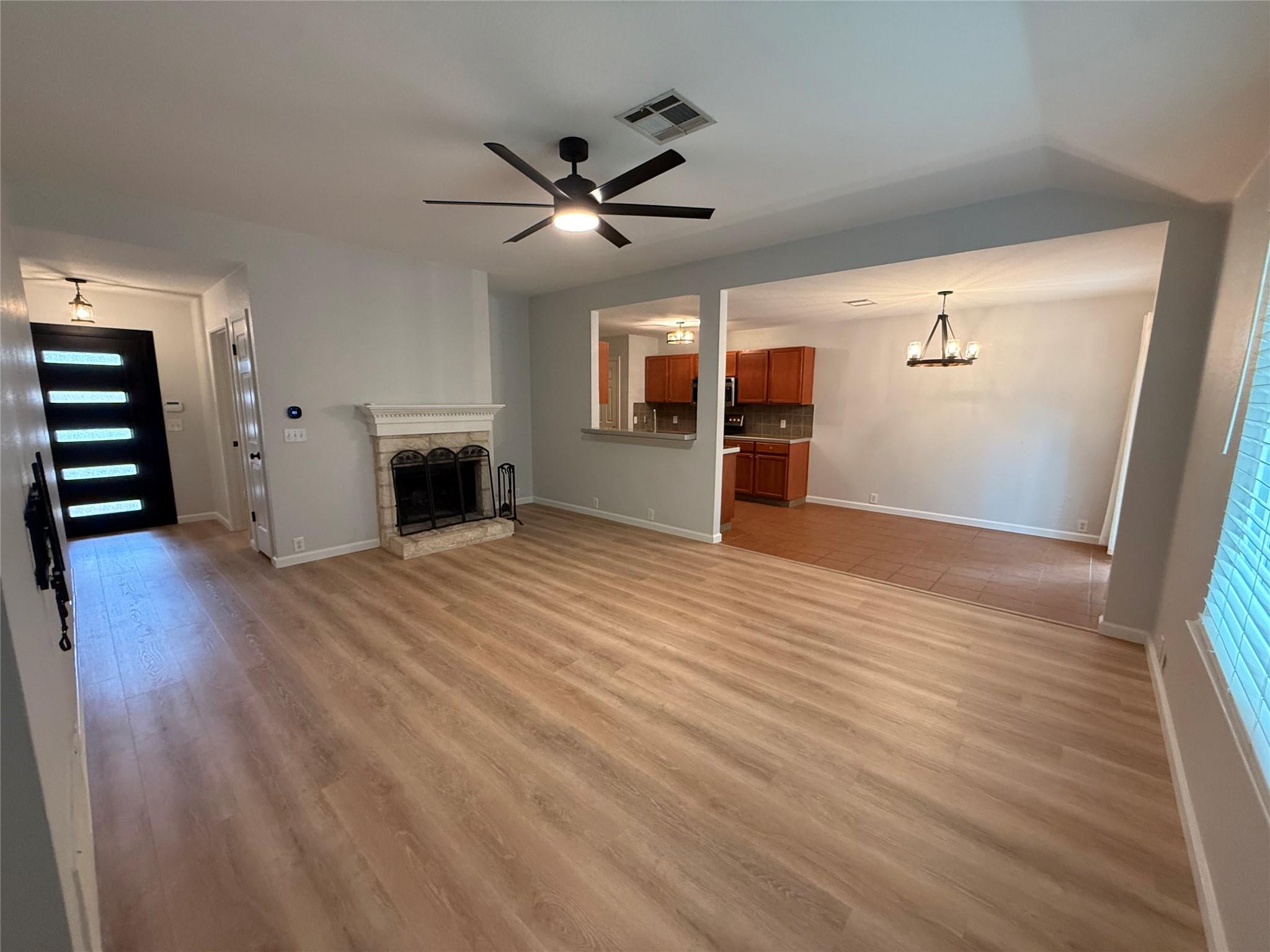 2125 Kaiser Dr Property Photo 3