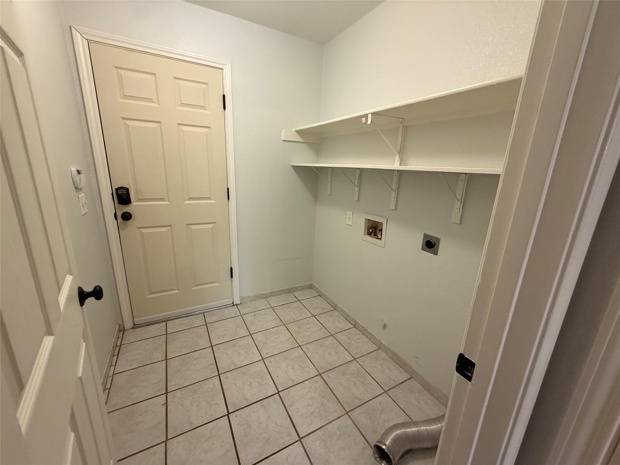 2125 Kaiser Dr Property Photo 6