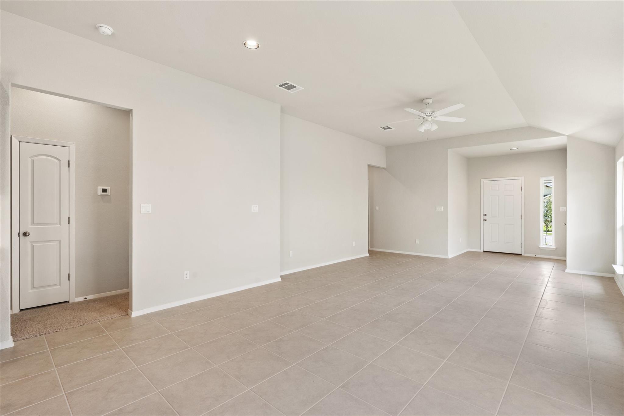 126 Living Reef Dr Property Photo 6
