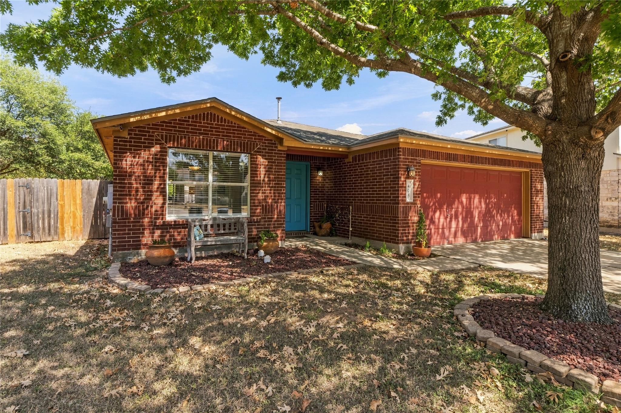 405 Fairfield Loop Property Photo 2